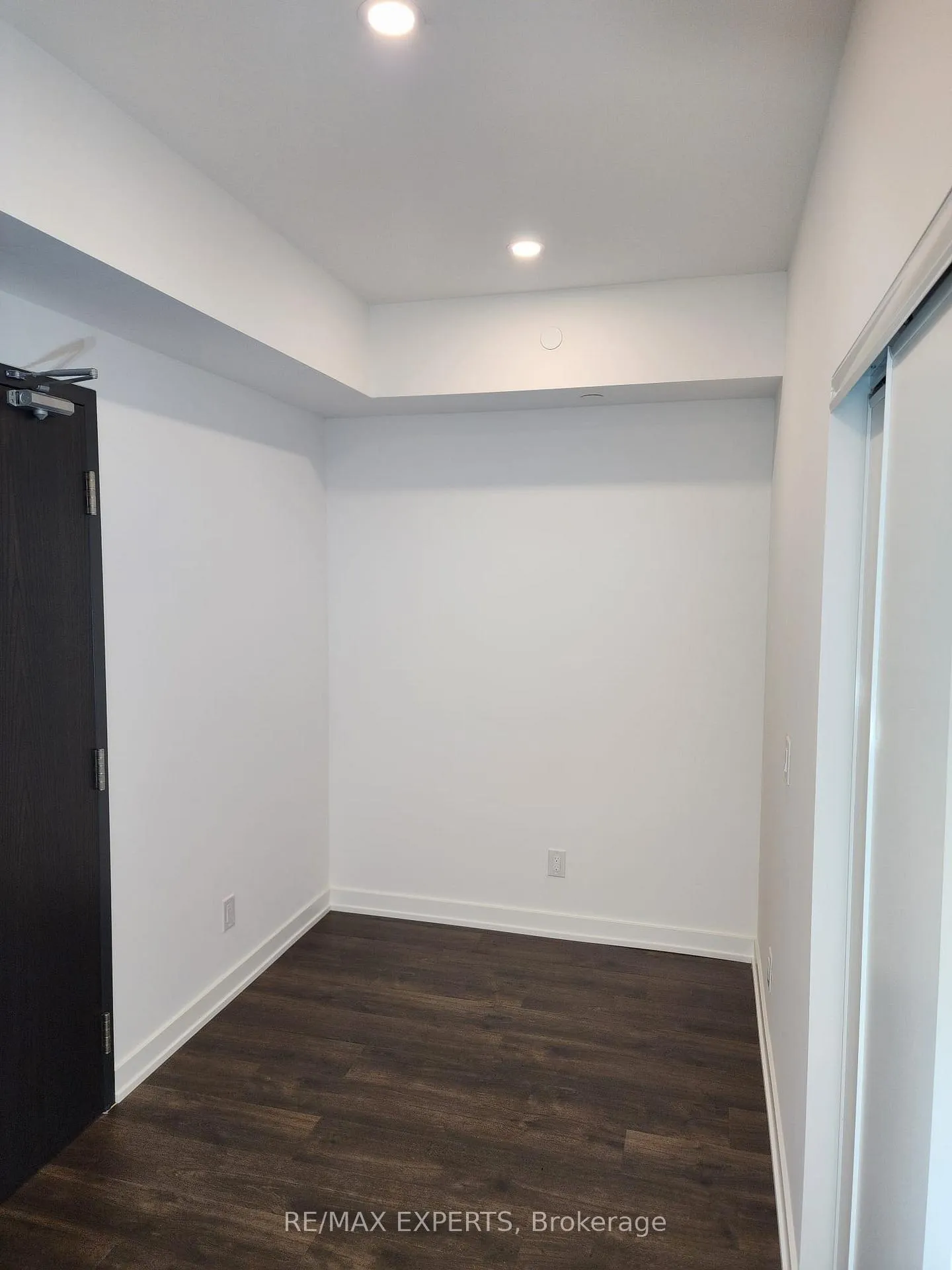 Photo 3 of Unit 1212, 56 Lakeside Terrace, Barrie, Little Lake — HOMEH