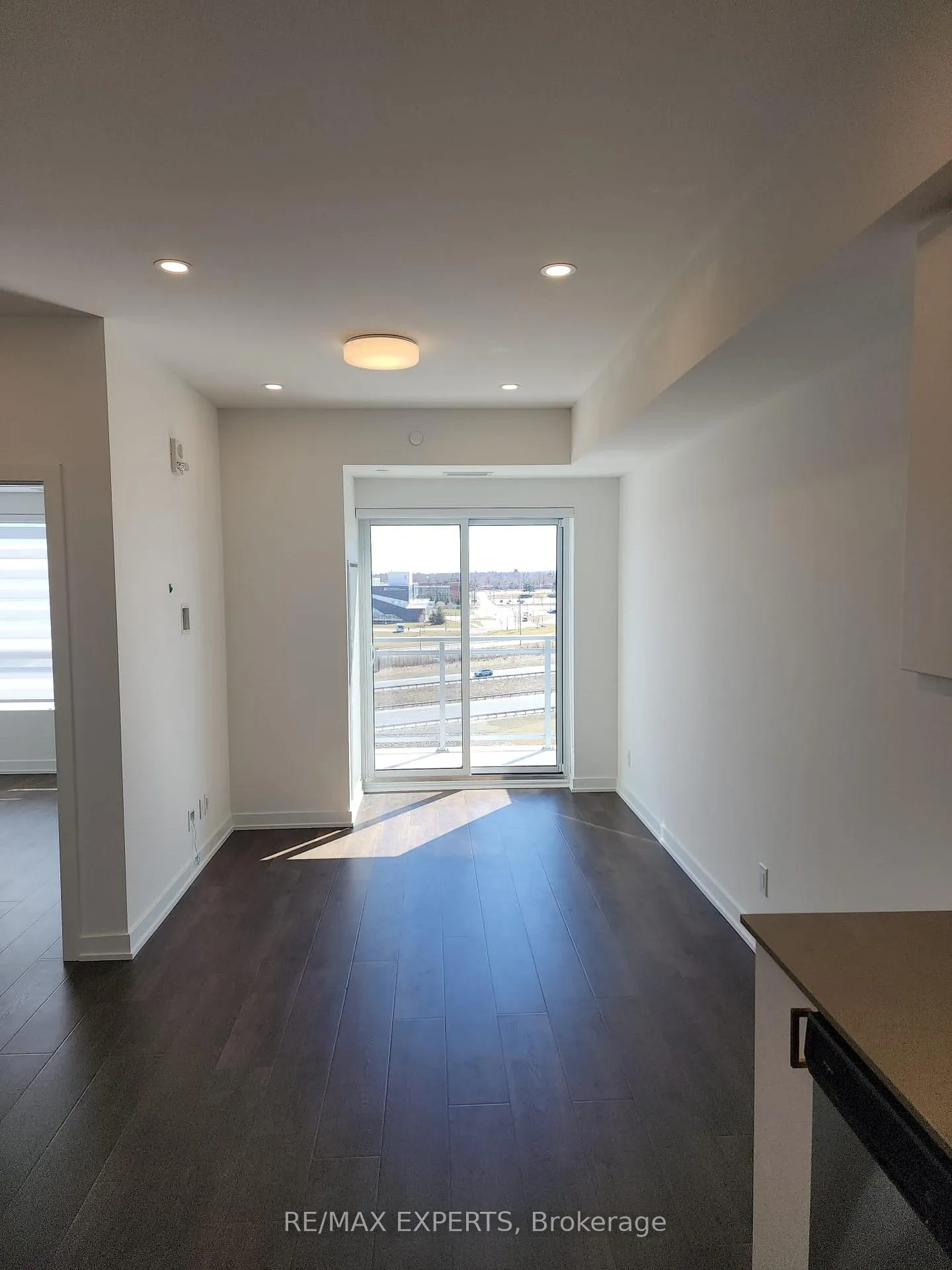 Photo 4 of Unit 1212, 56 Lakeside Terrace, Barrie, Little Lake — HOMEH