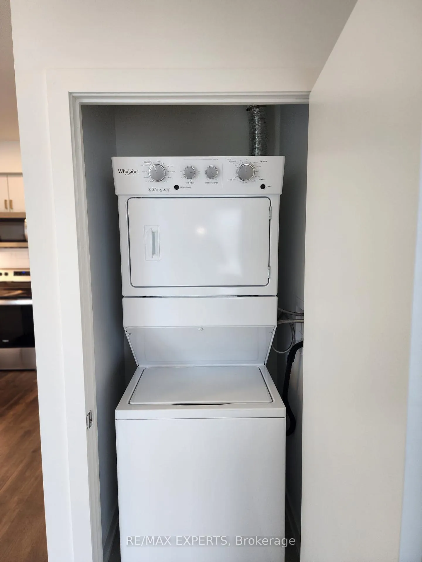 Photo 10 of Unit 1212, 56 Lakeside Terrace, Barrie, Little Lake — HOMEH