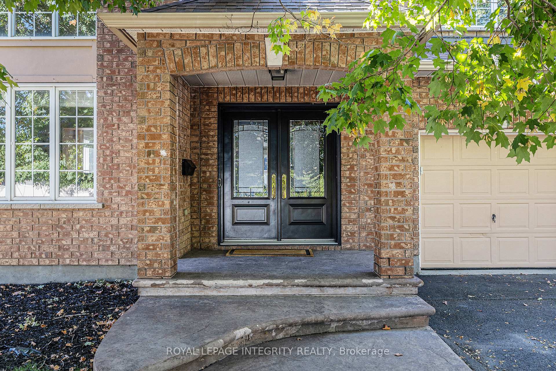 Photo 3 of 10 Maybrook Place, Ottawa, Barrhaven East — HOMEH