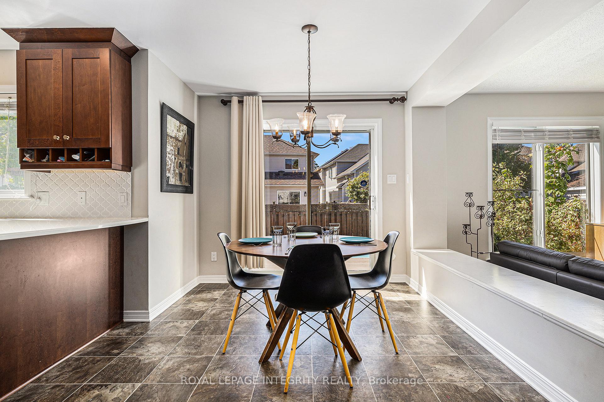 Photo 12 of 10 Maybrook Place, Ottawa, Barrhaven East — HOMEH