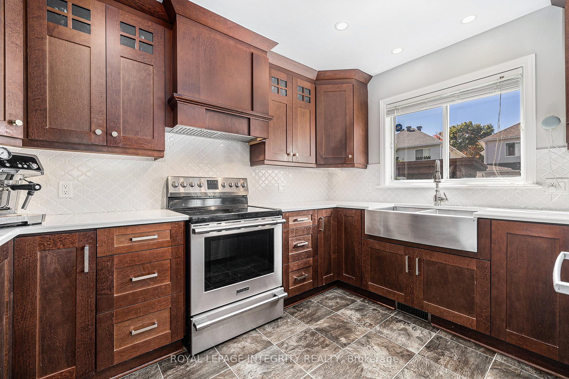 Photo 15 of 10 Maybrook Place, Ottawa, Barrhaven East — HOMEH