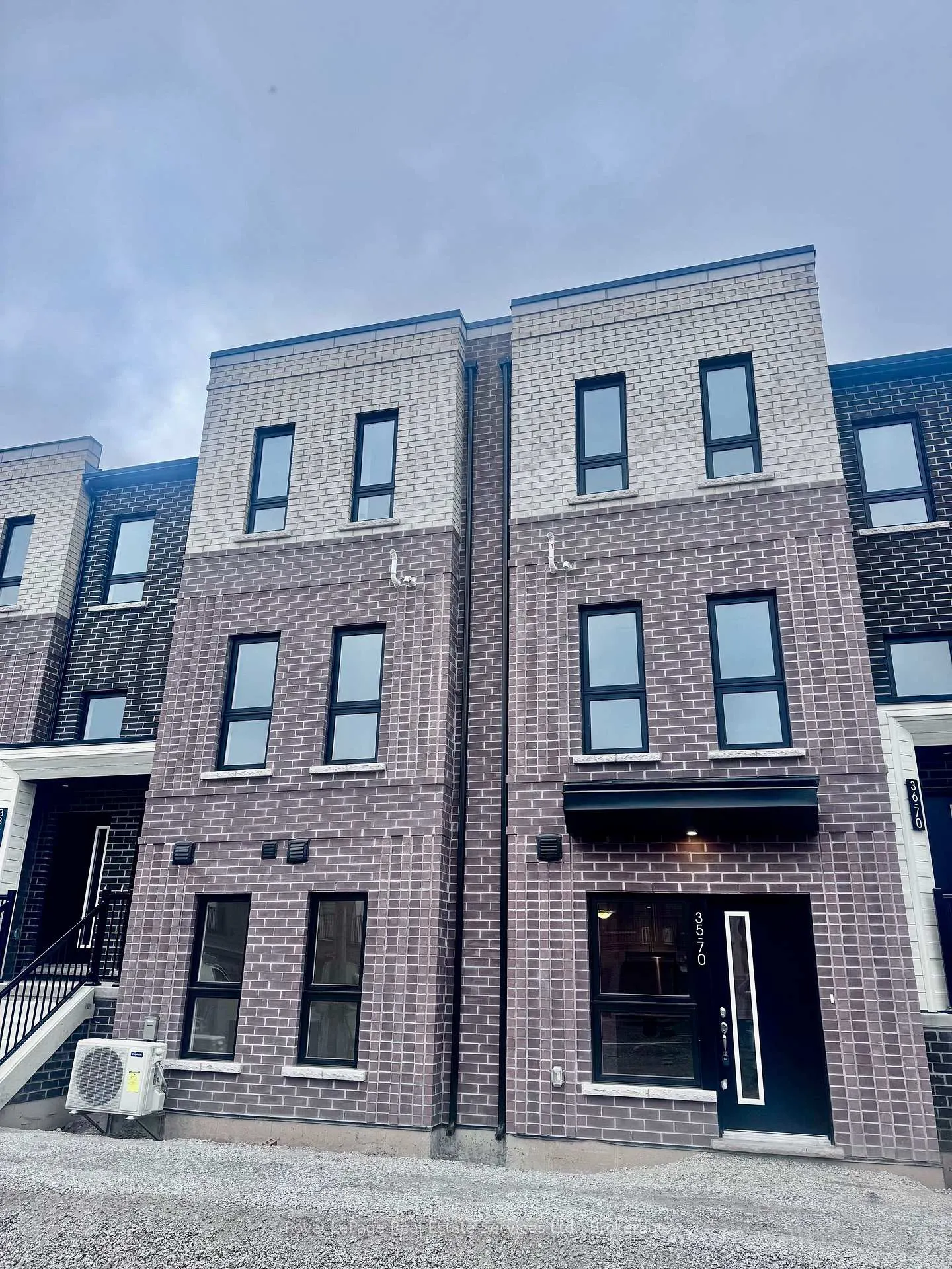 Photo 1 of Unit 35, 70 Kenesky Drive, Hamilton, Waterdown — HOMEH