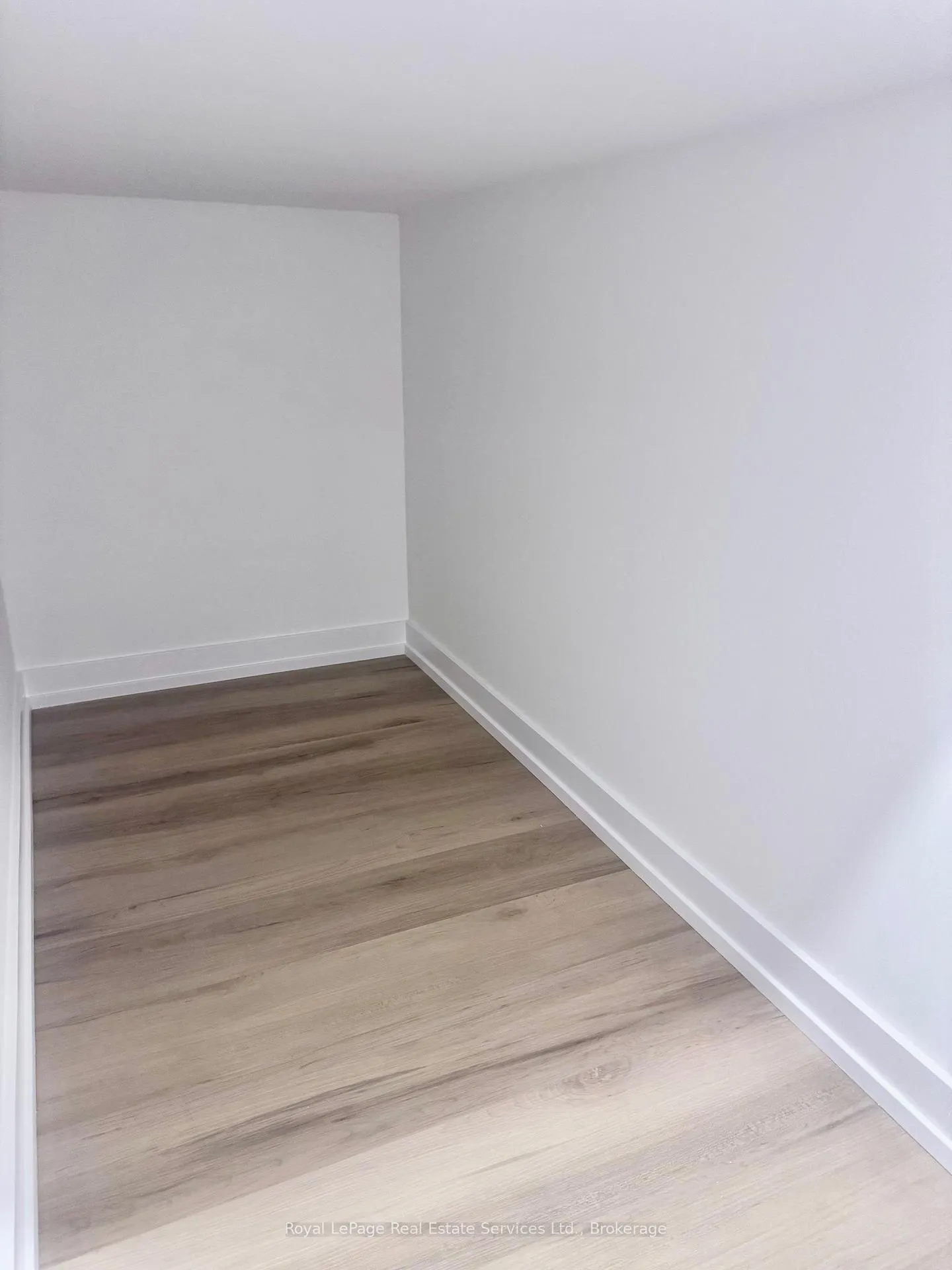 Photo 8 of Unit 35, 70 Kenesky Drive, Hamilton, Waterdown — HOMEH