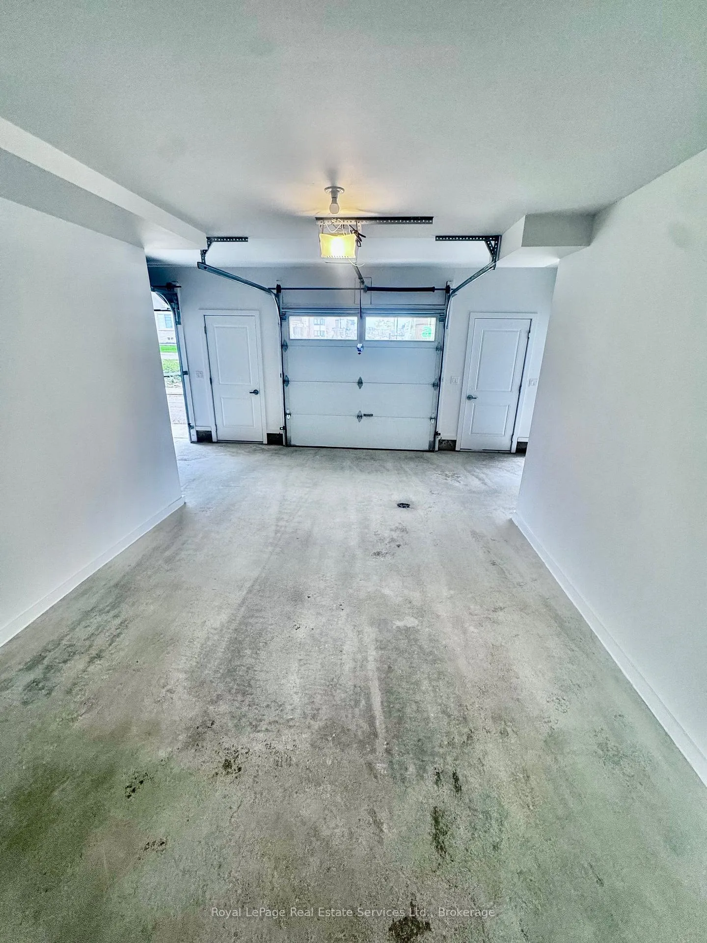 Photo 18 of Unit 35, 70 Kenesky Drive, Hamilton, Waterdown — HOMEH