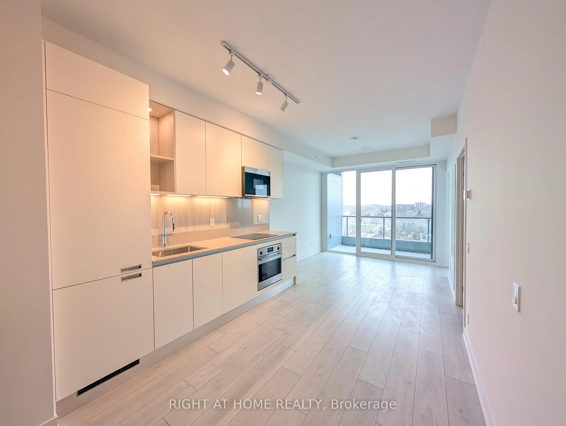 Photo 6 of Unit 1903, 39 Mary Street, Barrie, City Centre — HOMEH