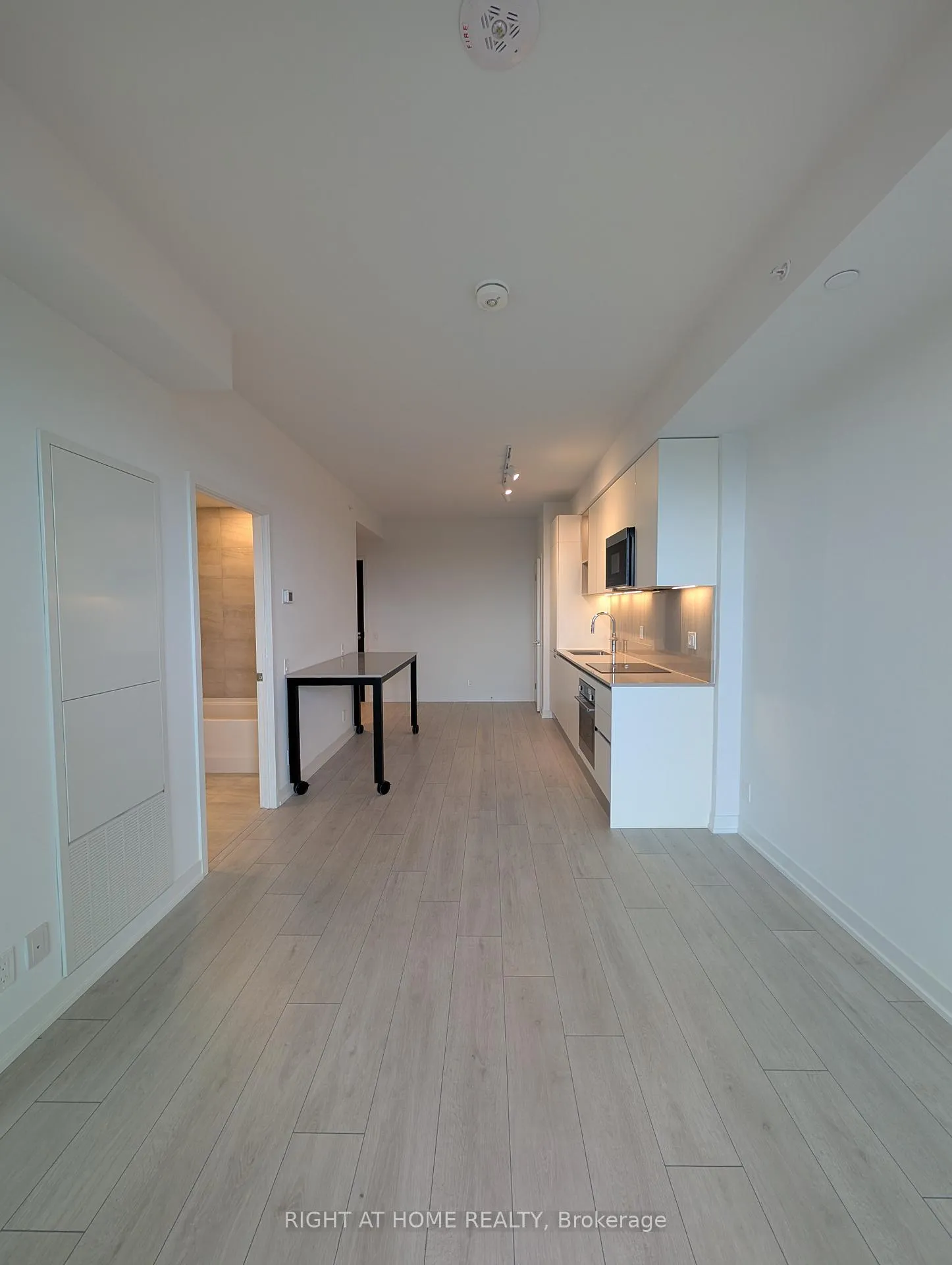 Photo 9 of Unit 1903, 39 Mary Street, Barrie, City Centre — HOMEH