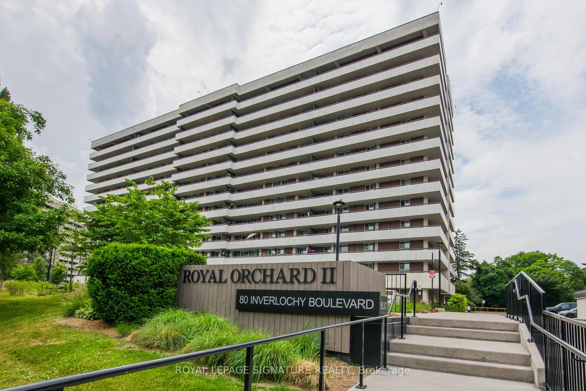 Photo 1 of Unit 301, 80 Inverlochy Boulevard, Markham, Royal Orchard — HOMEH