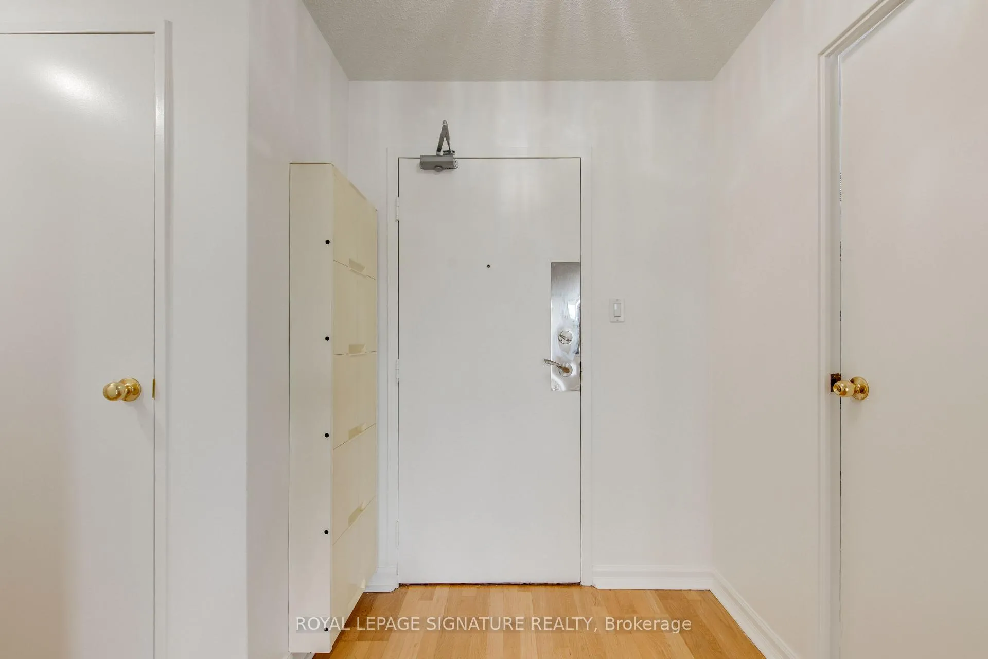 Photo 3 of Unit 301, 80 Inverlochy Boulevard, Markham, Royal Orchard — HOMEH