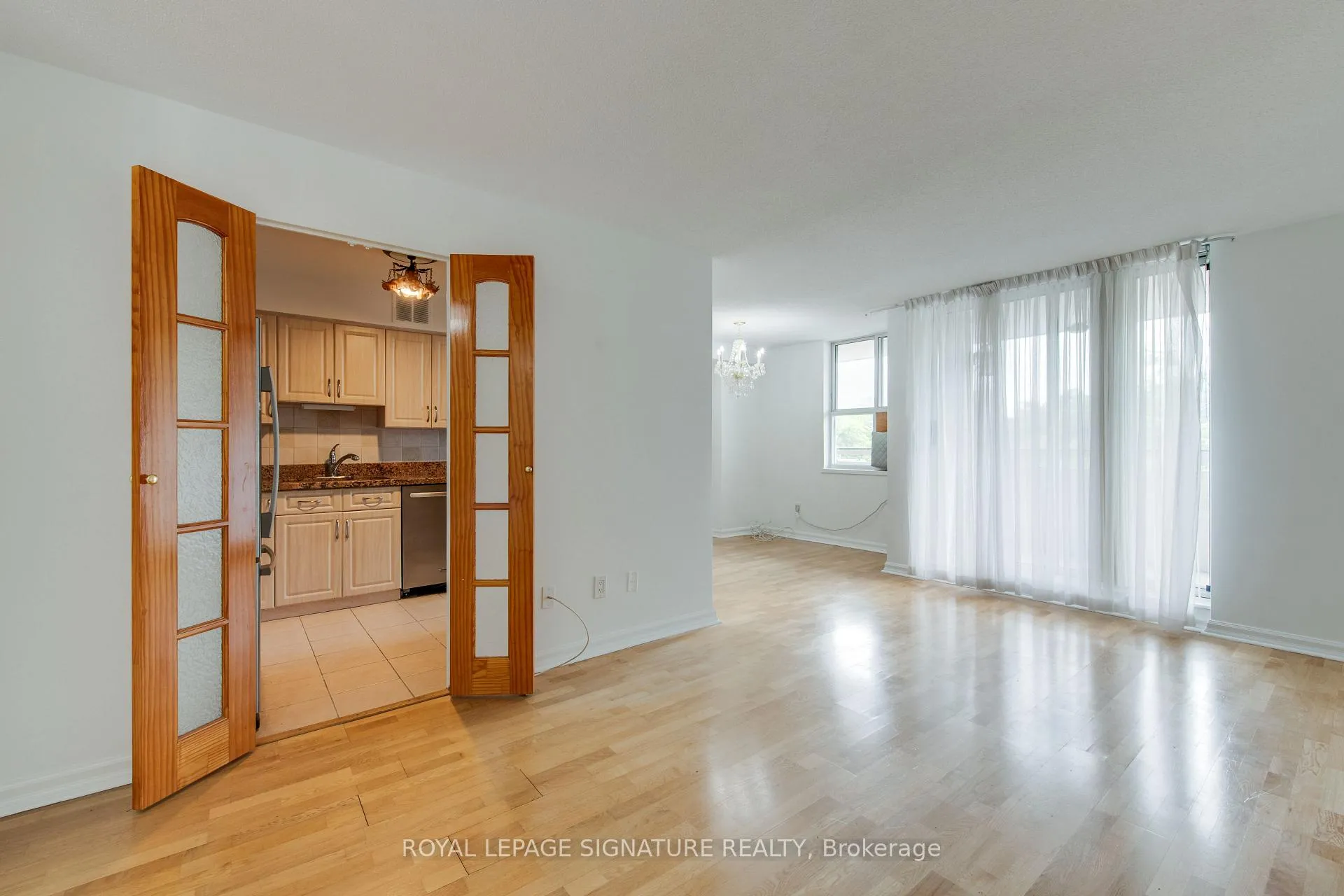 Photo 7 of Unit 301, 80 Inverlochy Boulevard, Markham, Royal Orchard — HOMEH