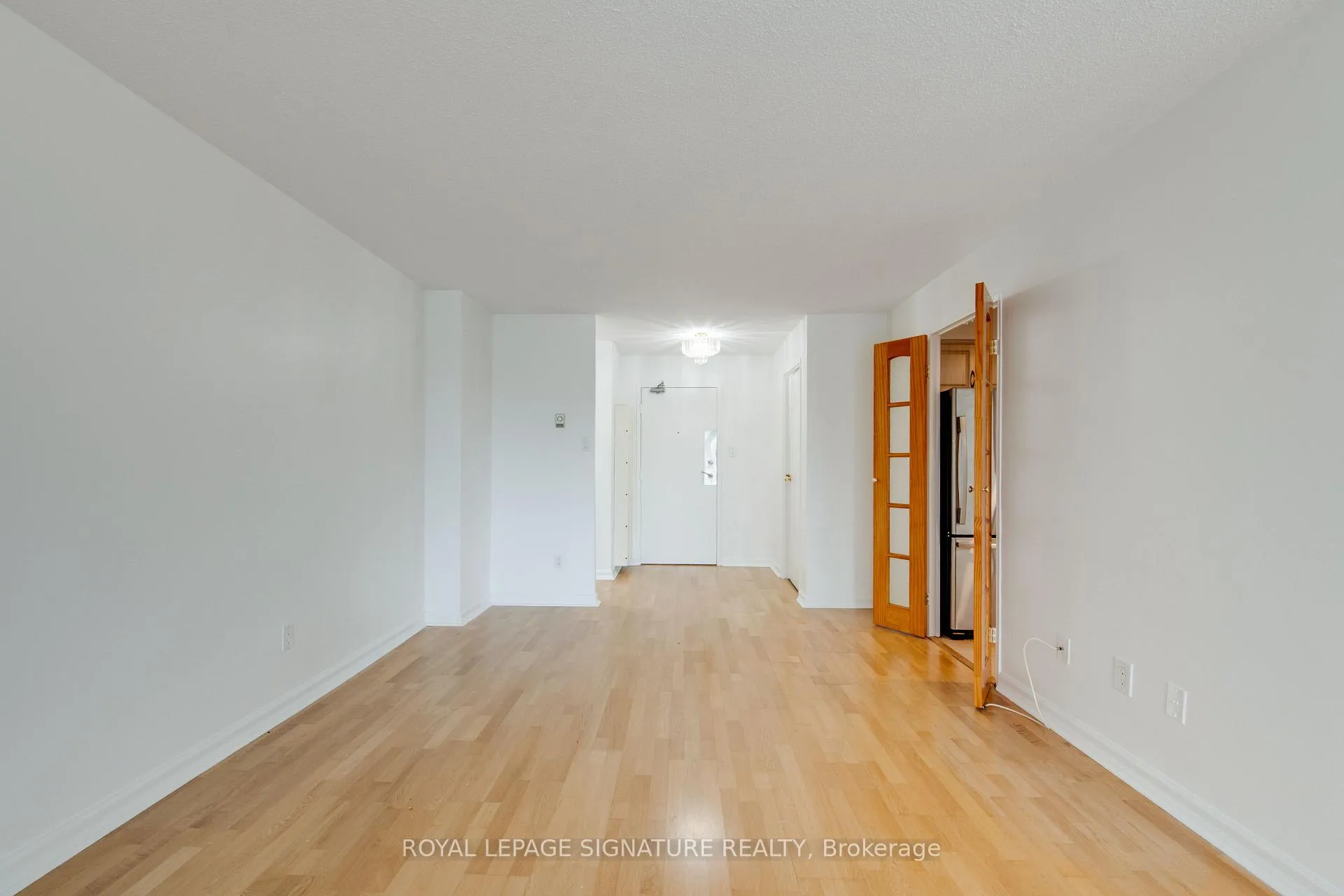 Photo 9 of Unit 301, 80 Inverlochy Boulevard, Markham, Royal Orchard — HOMEH