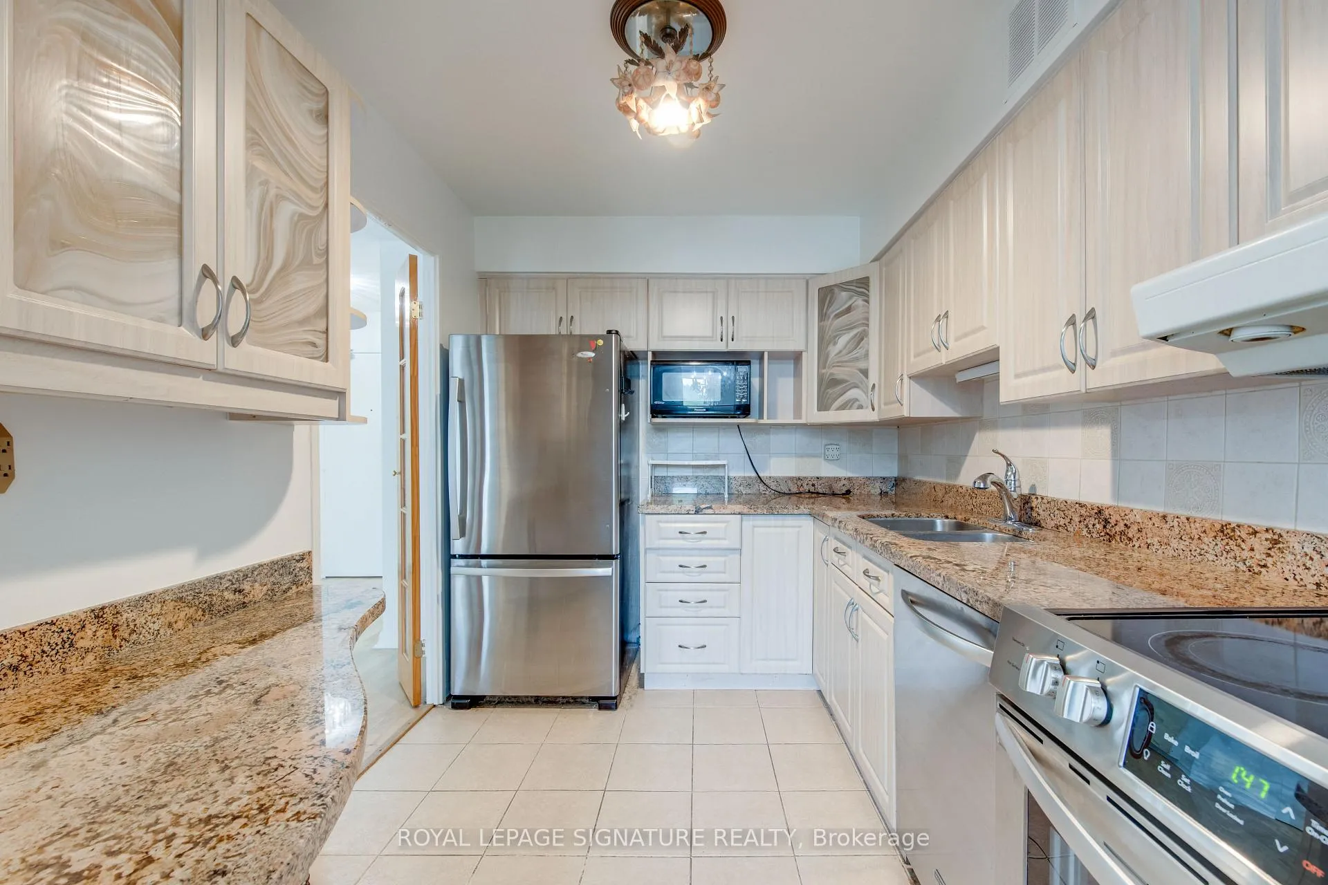 Photo 11 of Unit 301, 80 Inverlochy Boulevard, Markham, Royal Orchard — HOMEH