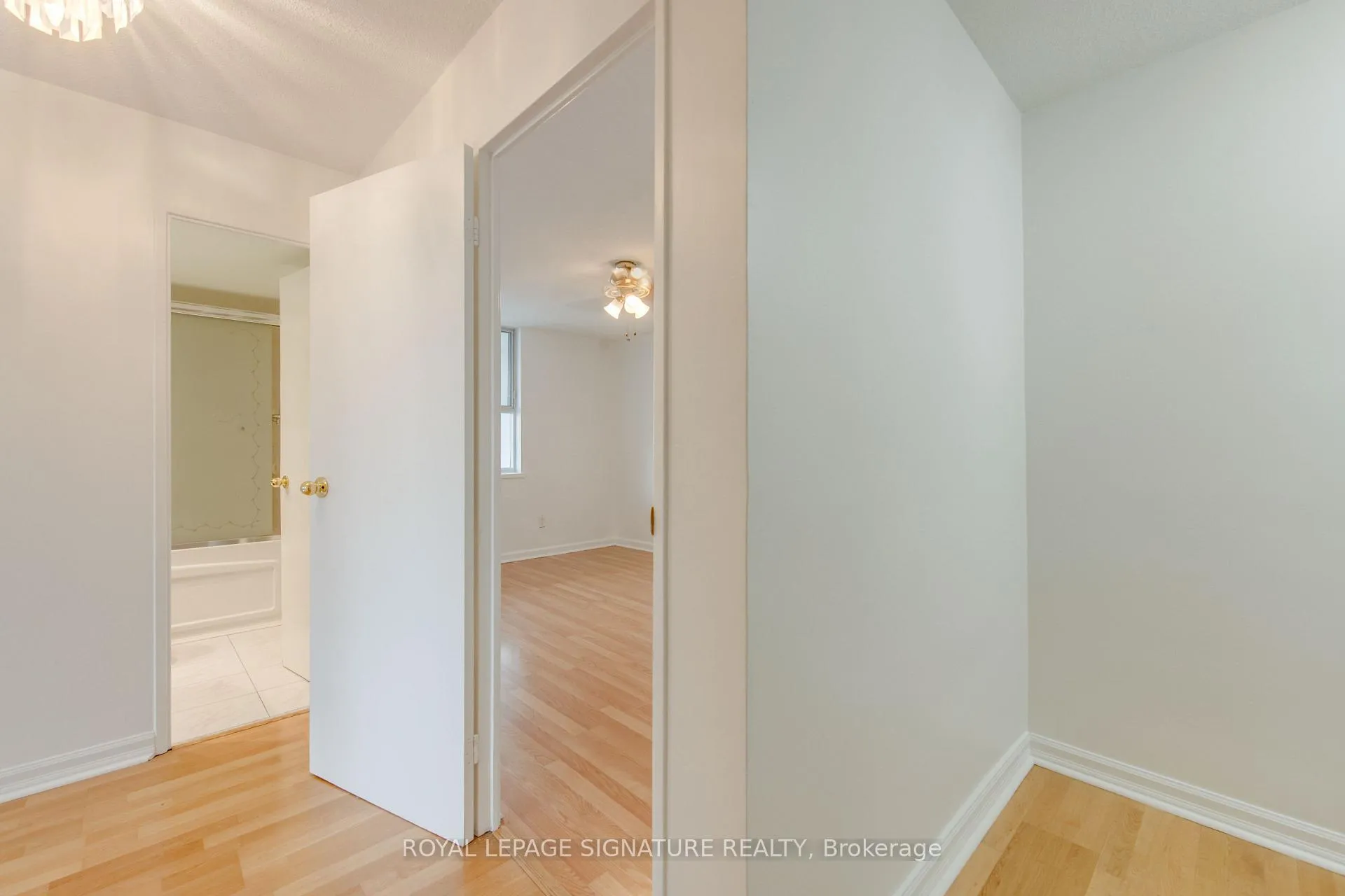 Photo 14 of Unit 301, 80 Inverlochy Boulevard, Markham, Royal Orchard — HOMEH