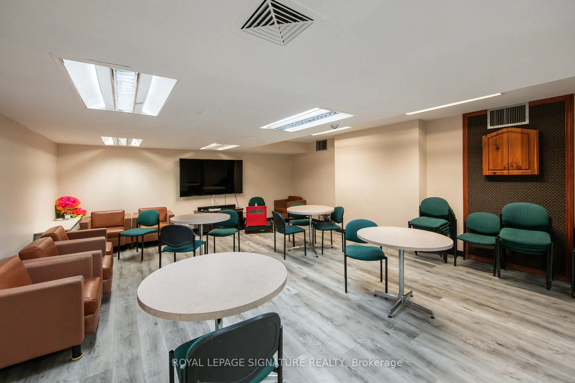 Photo 38 of Unit 301, 80 Inverlochy Boulevard, Markham, Royal Orchard — HOMEH