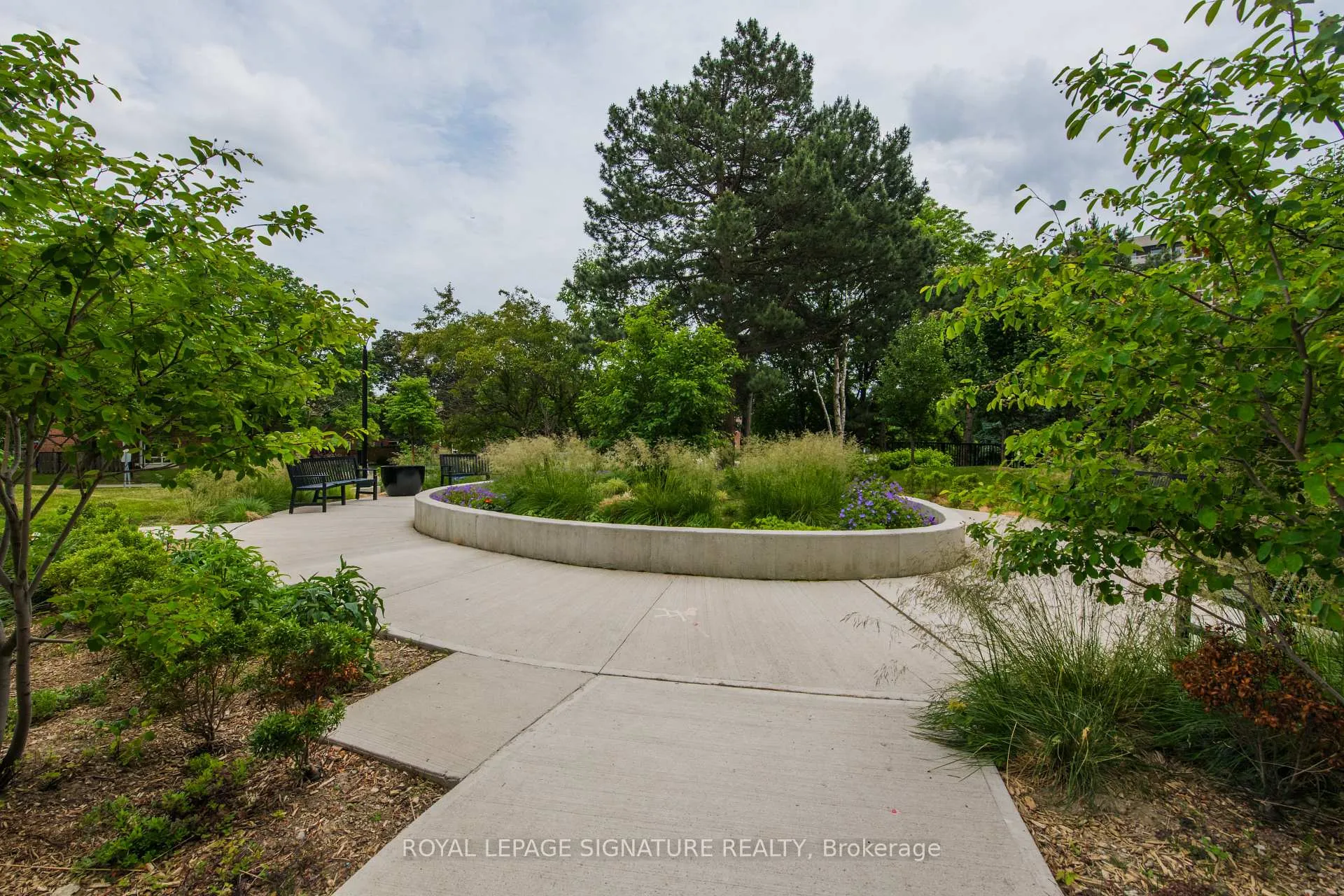 Photo 43 of Unit 301, 80 Inverlochy Boulevard, Markham, Royal Orchard — HOMEH