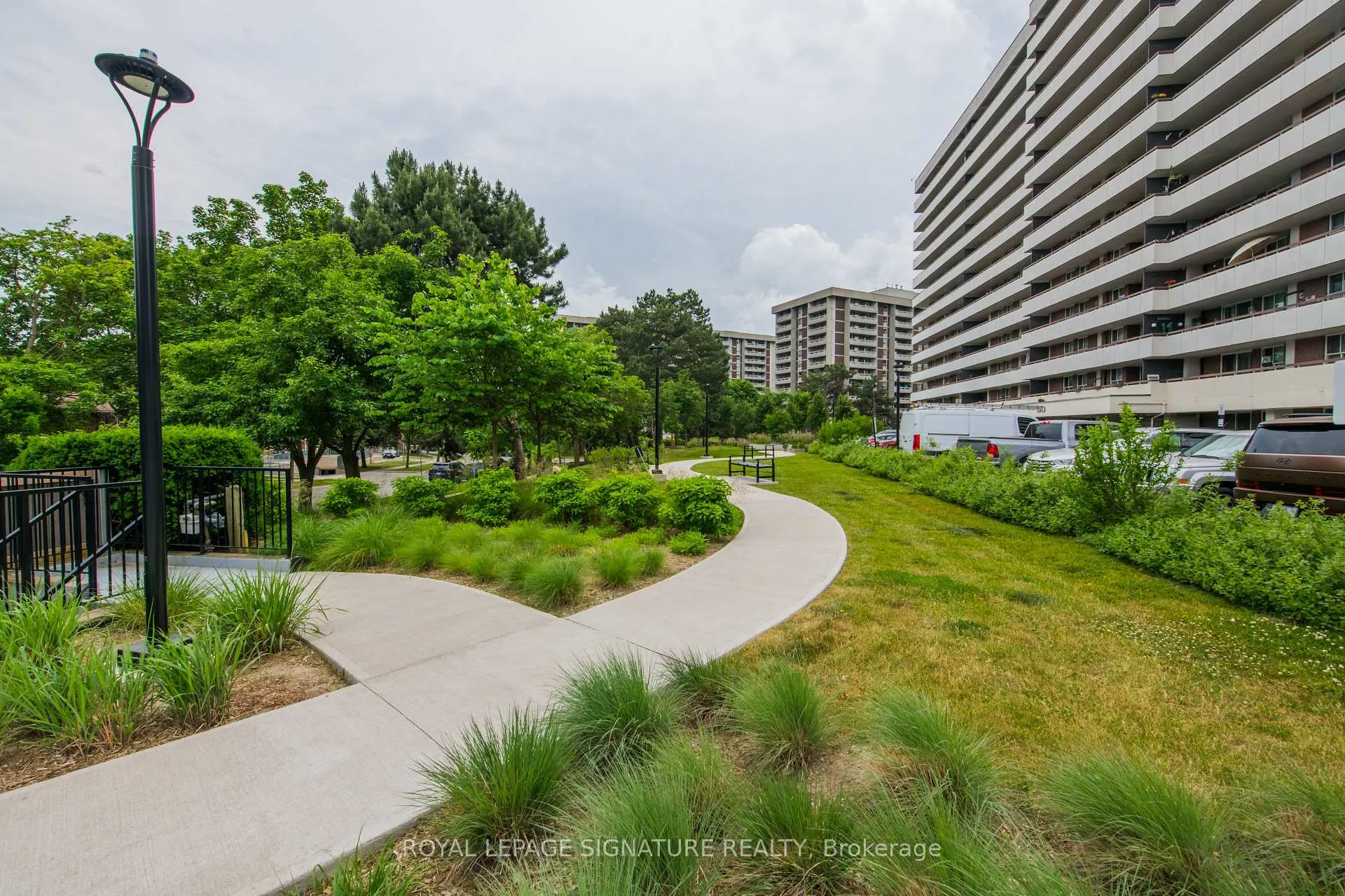 Photo 44 of Unit 301, 80 Inverlochy Boulevard, Markham, Royal Orchard — HOMEH
