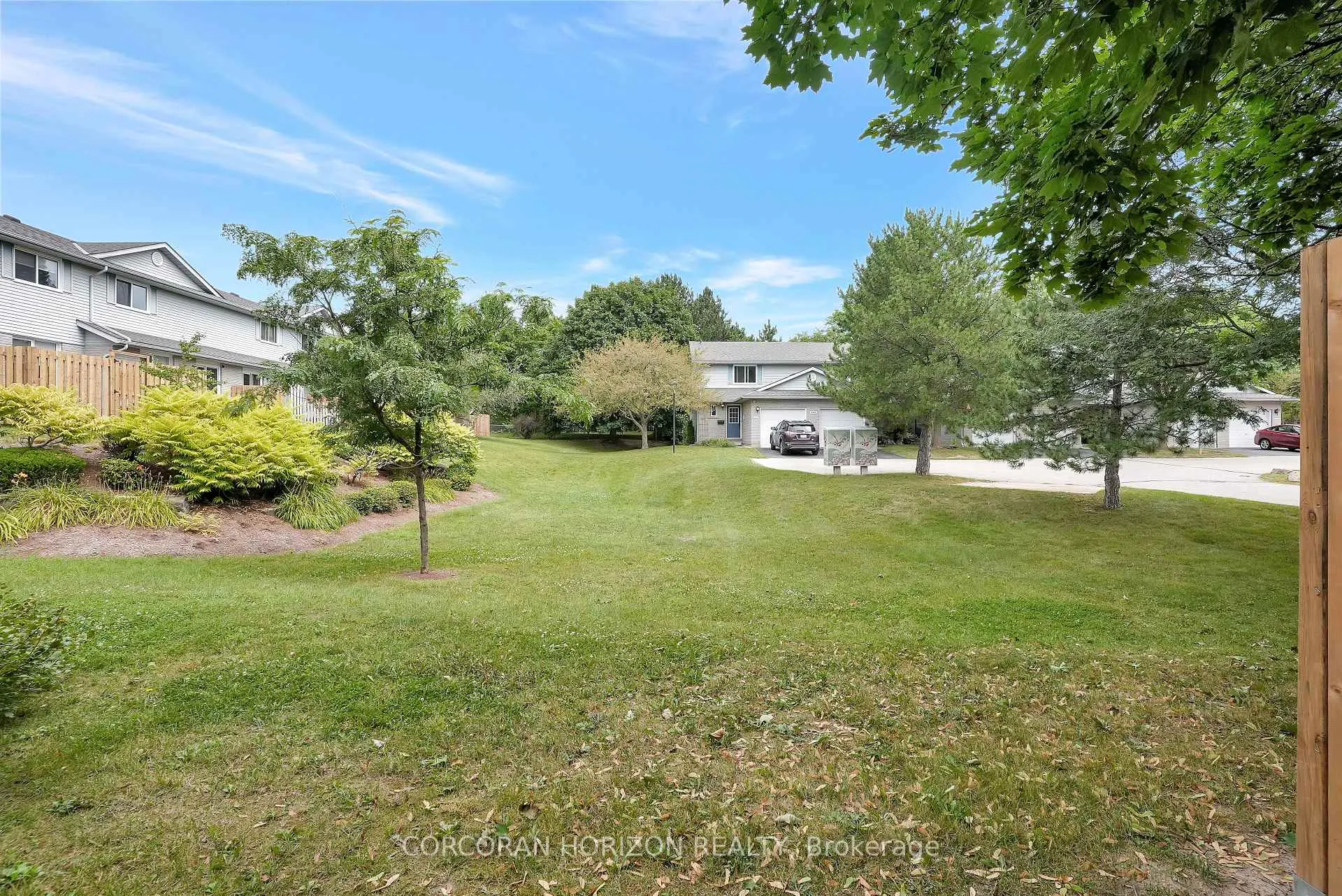 Photo 2 of Unit 4, 405 Kingscourt Drive, Waterloo — HOMEH