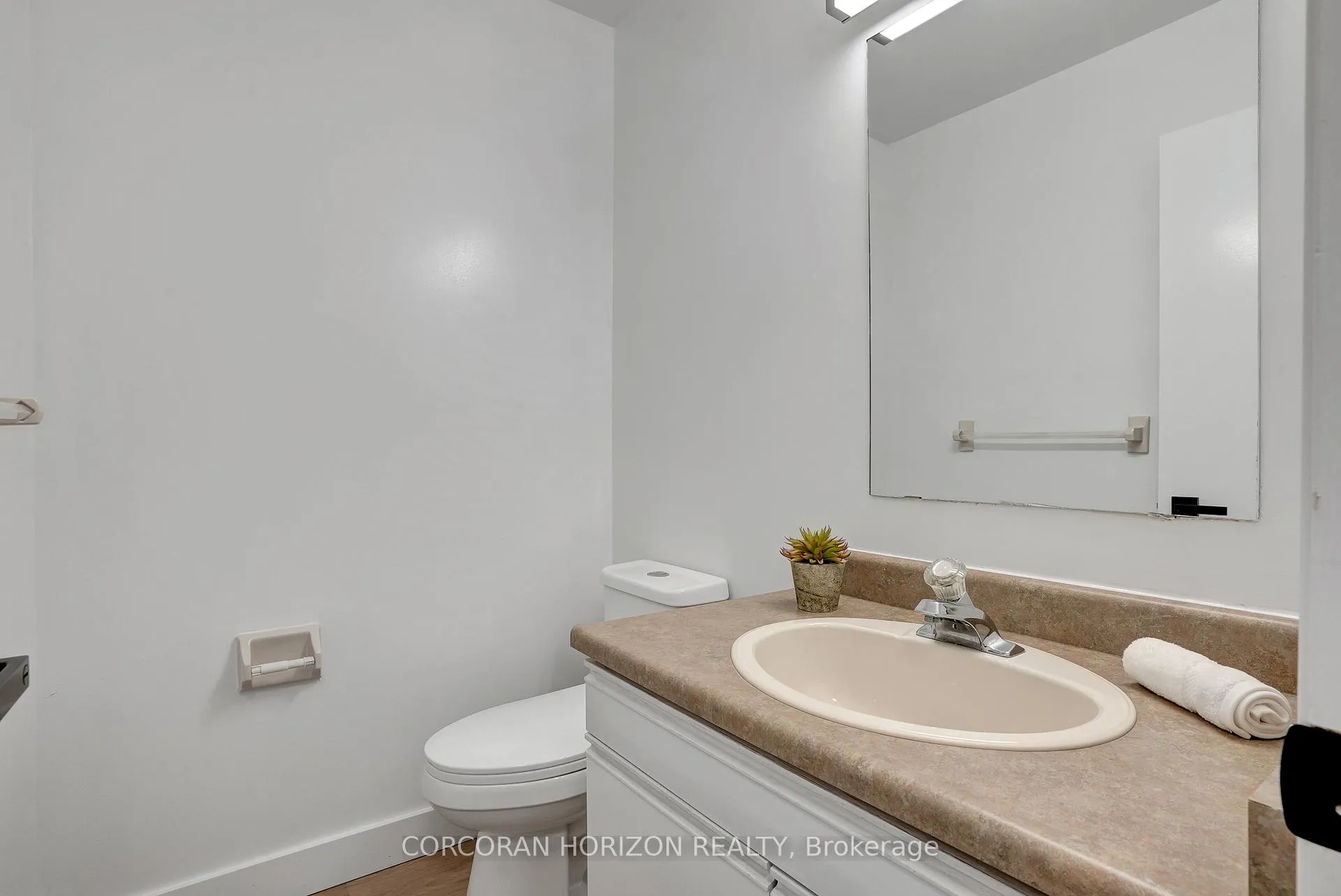 Photo 21 of Unit 4, 405 Kingscourt Drive, Waterloo — HOMEH