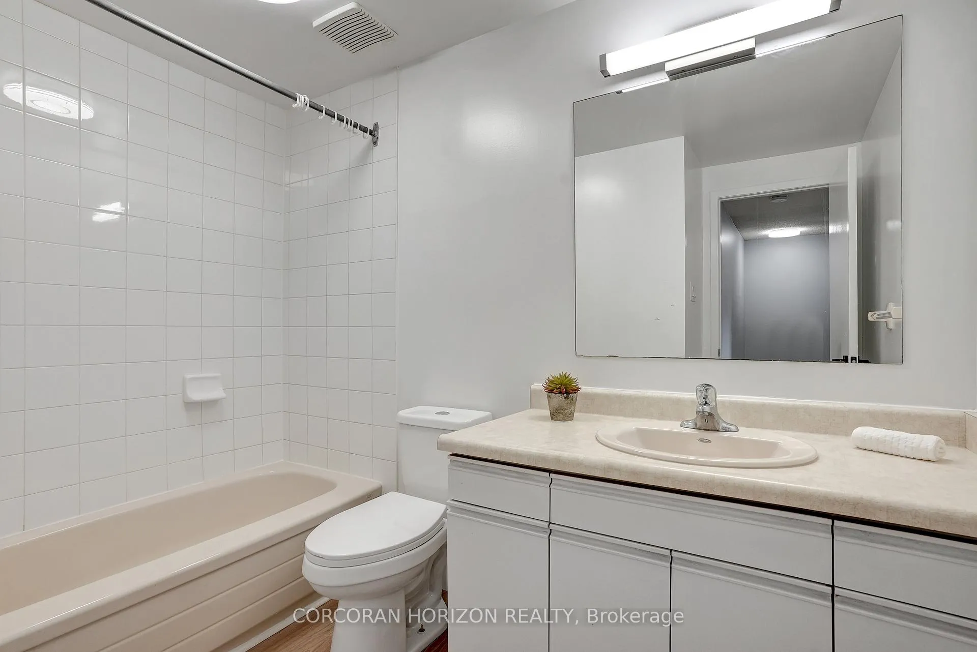 Photo 30 of Unit 4, 405 Kingscourt Drive, Waterloo — HOMEH