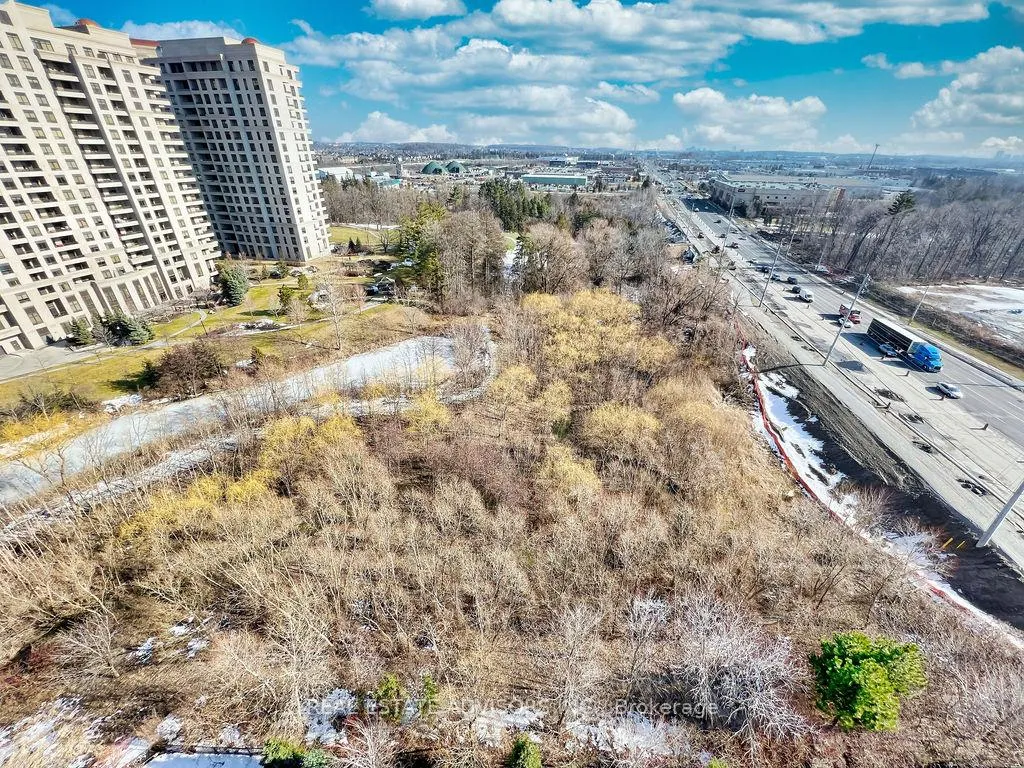 Photo 9 of Unit 1211, 9225 Jane Street, Vaughan, Maple — HOMEH