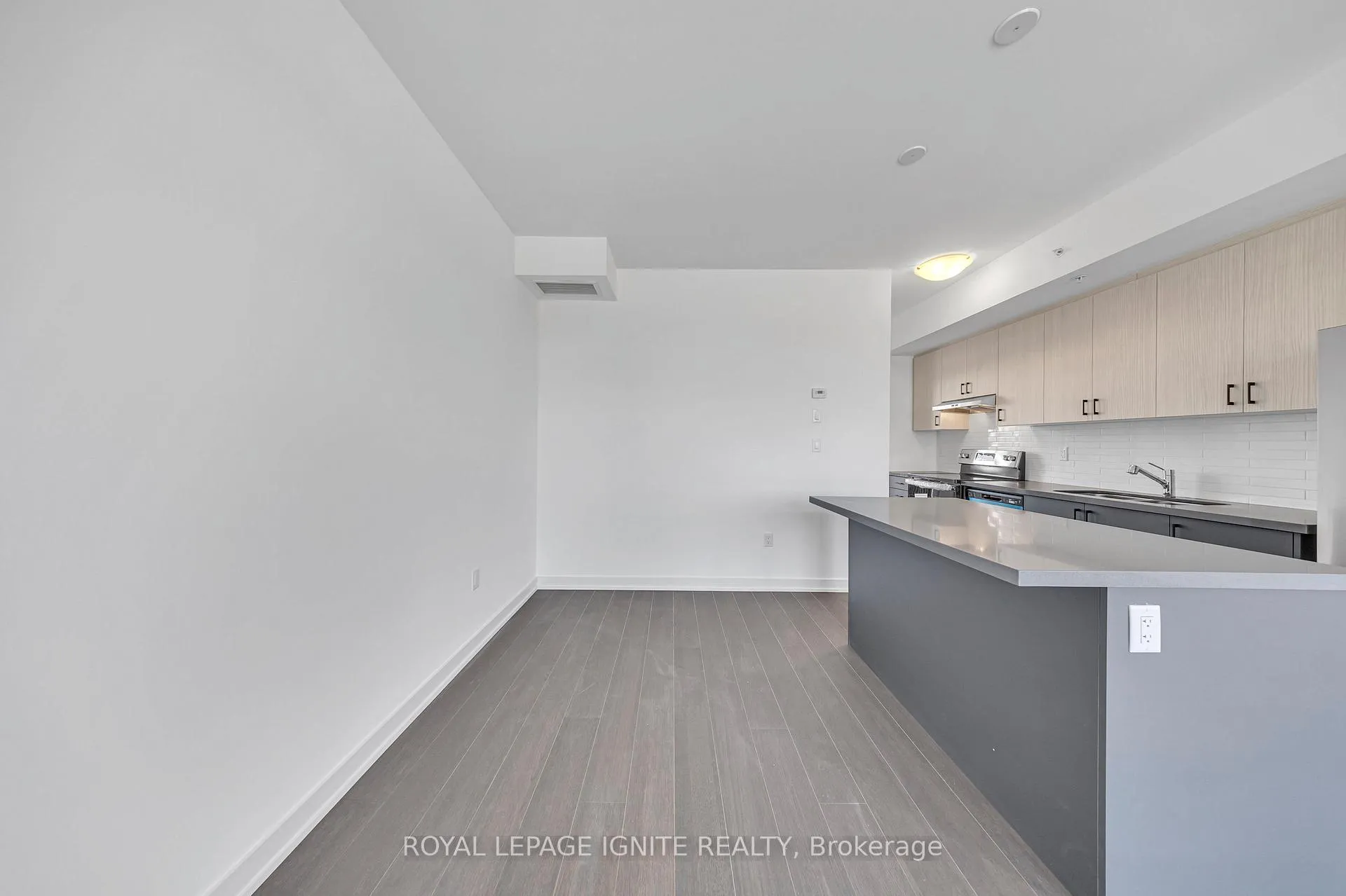 Photo 14 of Unit 14, 188 Angus Drive, Ajax, Central — HOMEH