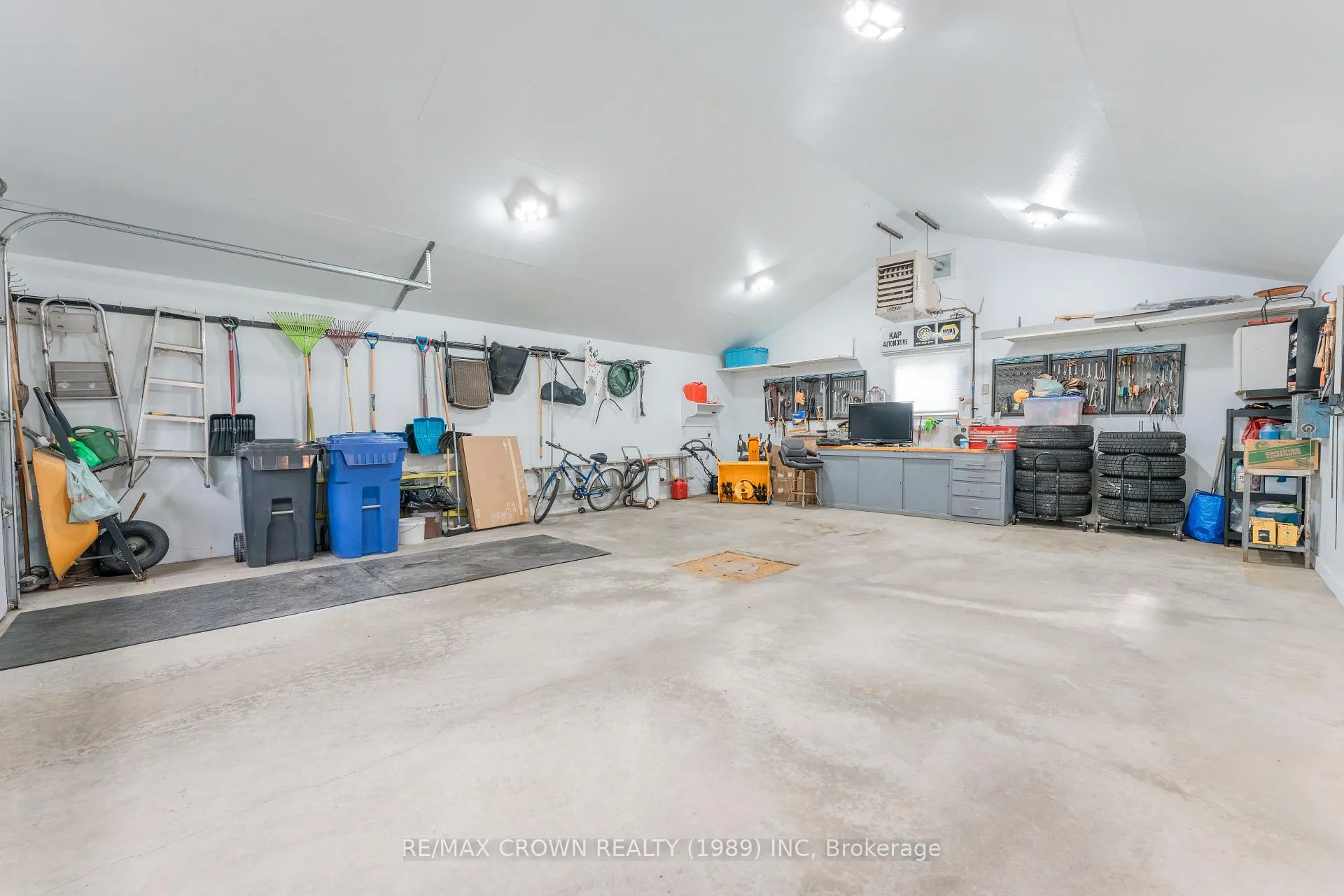 Photo 4 of 31 King Street, Kapuskasing — HOMEH