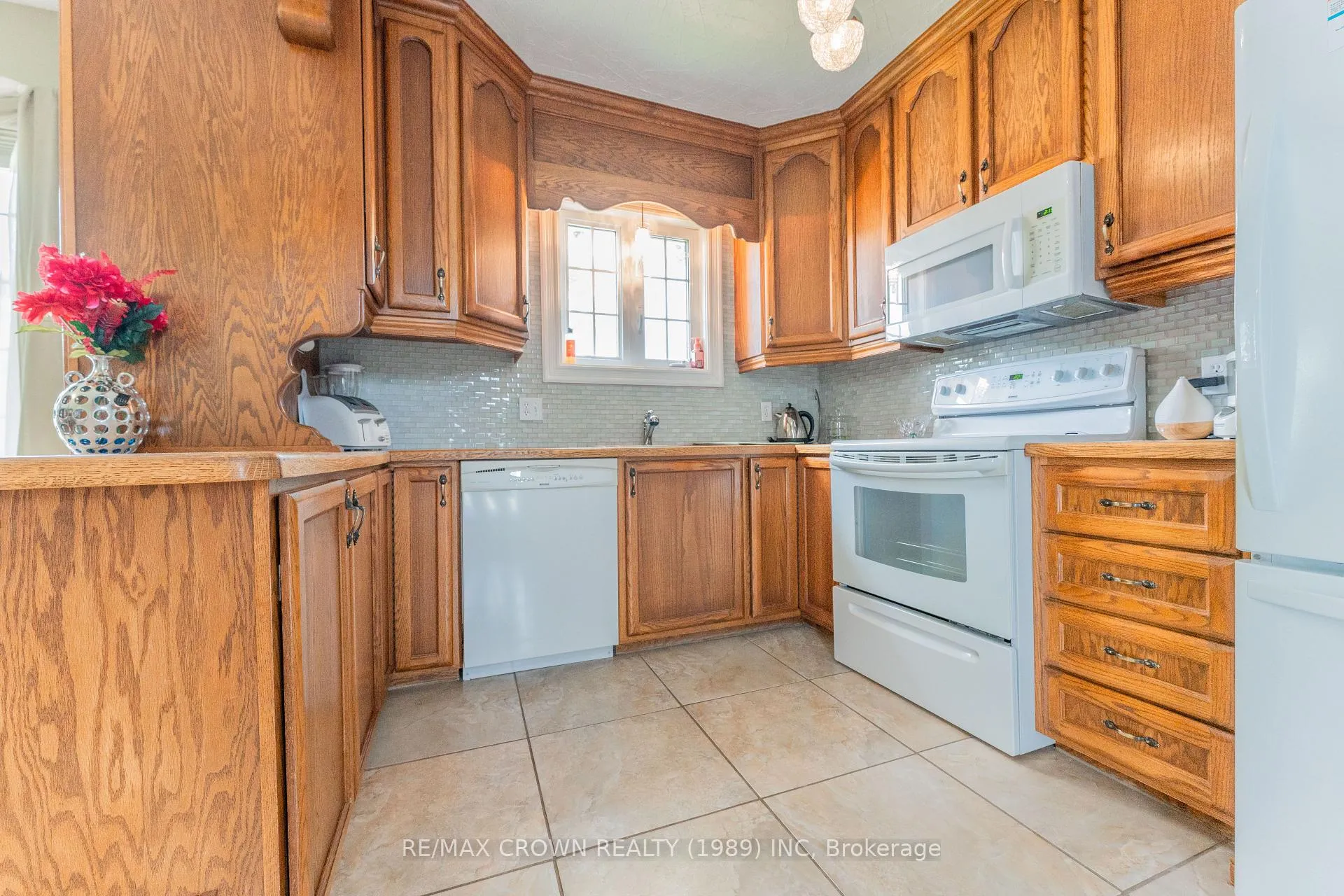 Photo 6 of 31 King Street, Kapuskasing — HOMEH