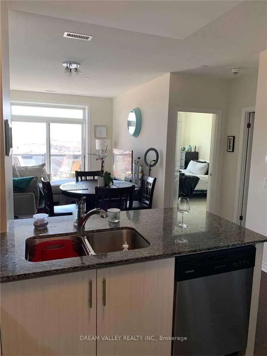 Photo 7 of Unit 712, 7325 Markham Road, Markham, Cedarwood — HOMEH