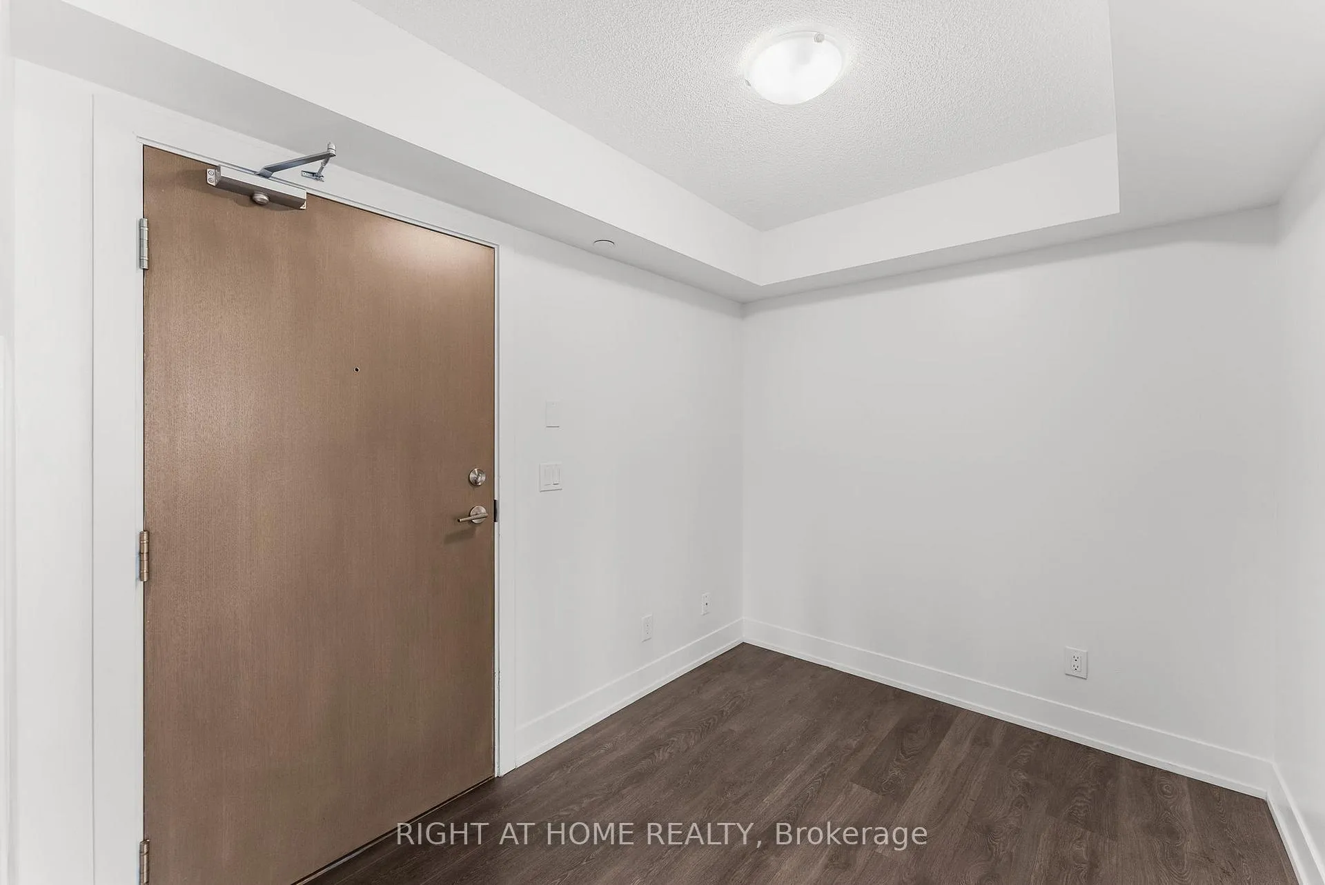 Photo 5 of Unit 1504, 1255 Bayly Street, Pickering, Bay Ridges — HOMEH