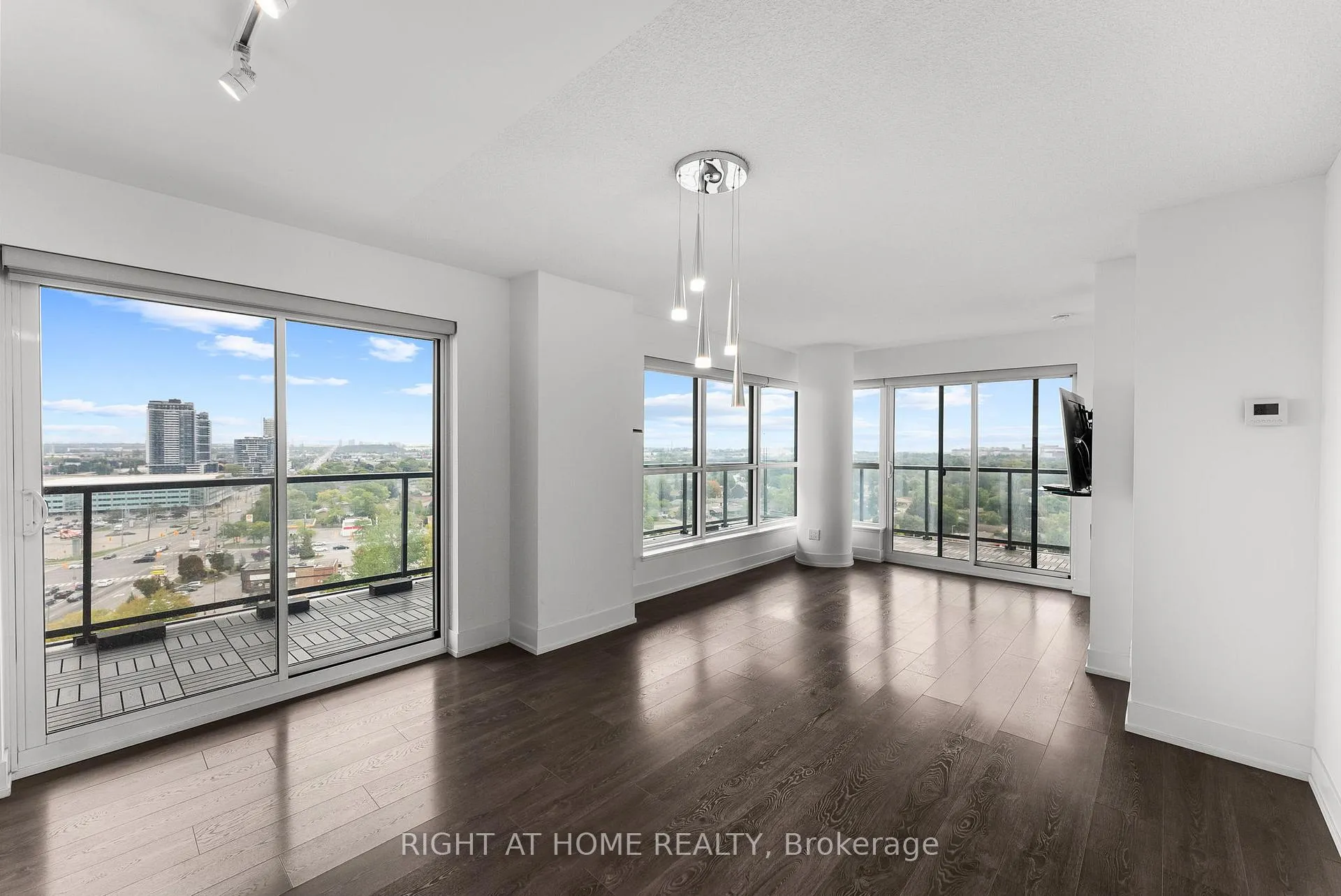 Photo 6 of Unit 1504, 1255 Bayly Street, Pickering, Bay Ridges — HOMEH