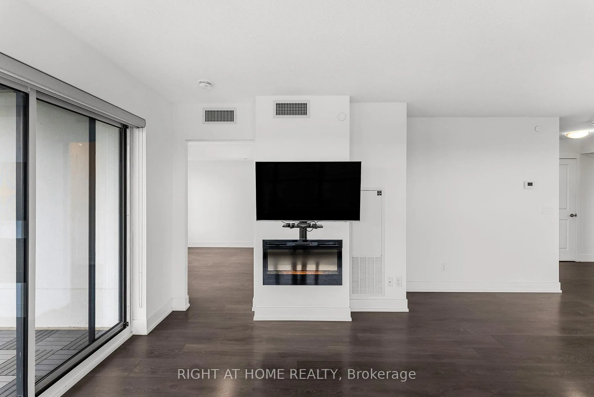 Photo 9 of Unit 1504, 1255 Bayly Street, Pickering, Bay Ridges — HOMEH