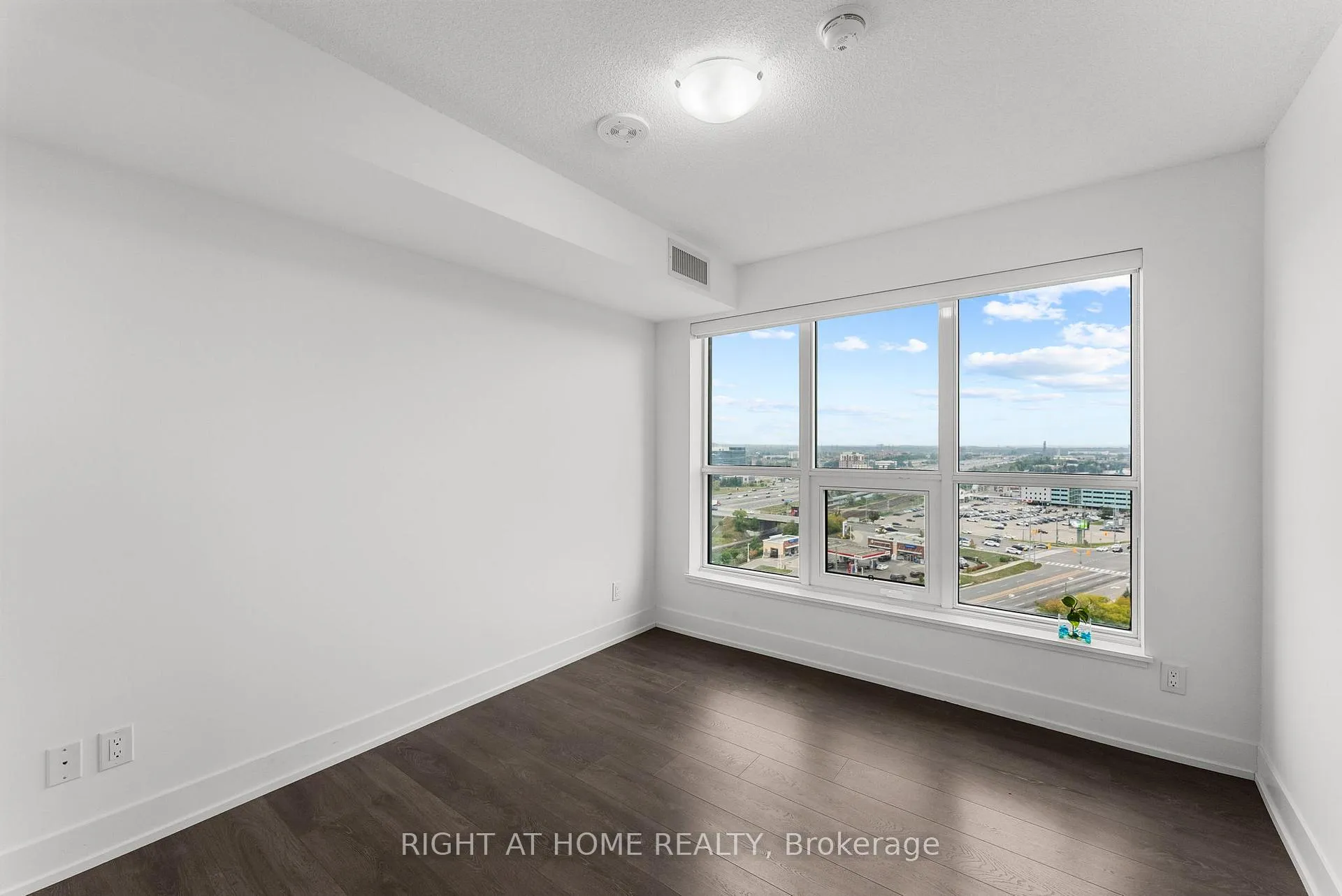 Photo 19 of Unit 1504, 1255 Bayly Street, Pickering, Bay Ridges — HOMEH