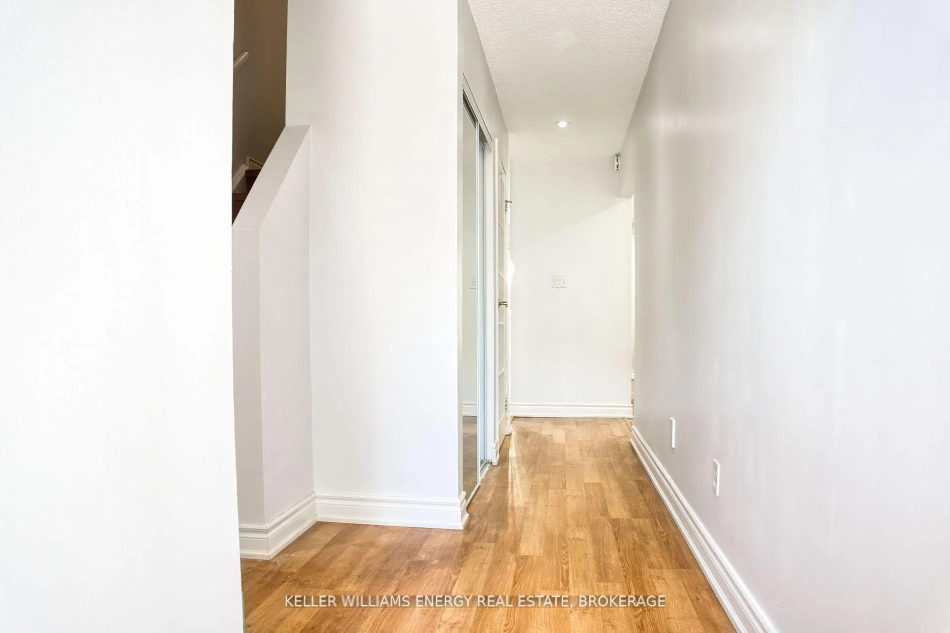 Photo 5 of 21 Parker Crescent, Ajax, South East — HOMEH