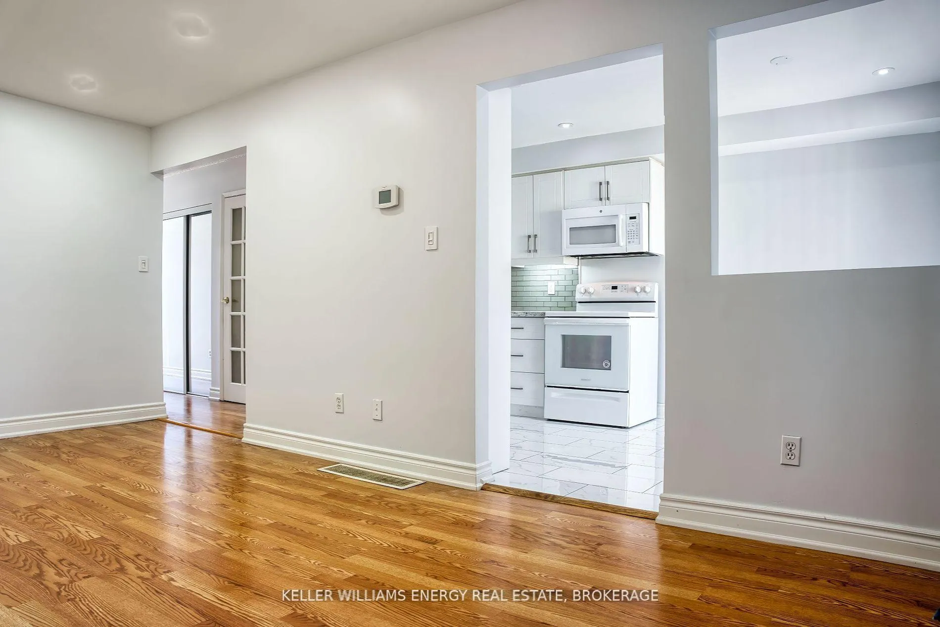 Photo 9 of 21 Parker Crescent, Ajax, South East — HOMEH