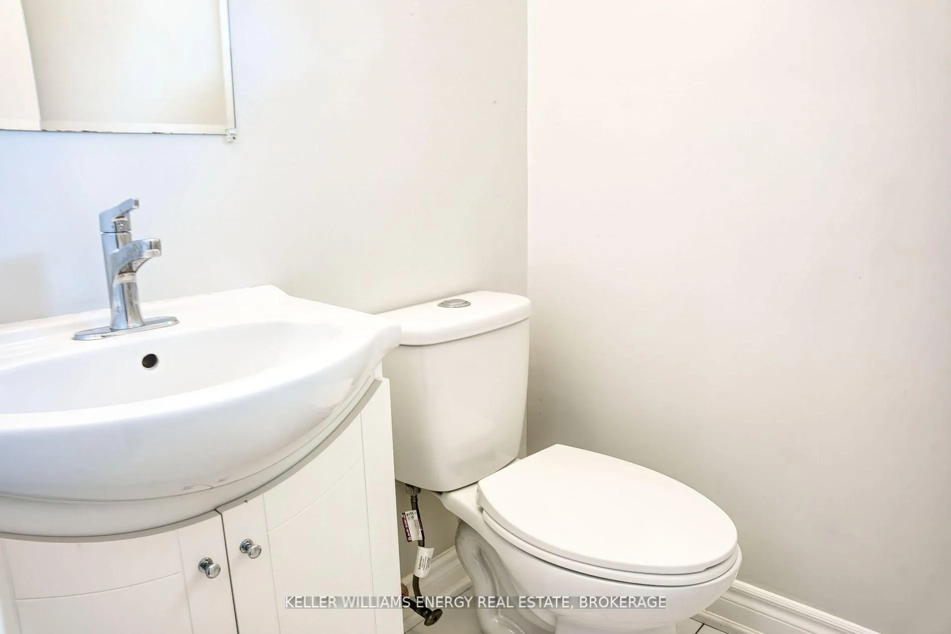 Photo 15 of 21 Parker Crescent, Ajax, South East — HOMEH