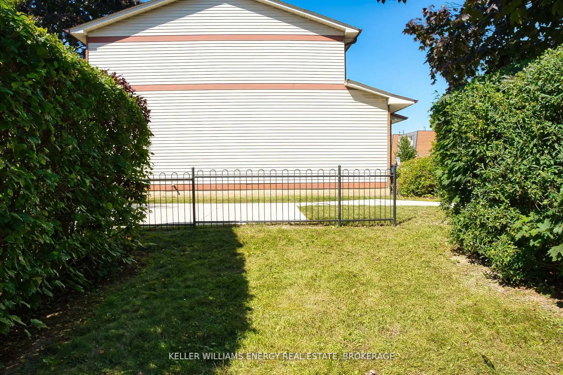Photo 36 of 21 Parker Crescent, Ajax, South East — HOMEH