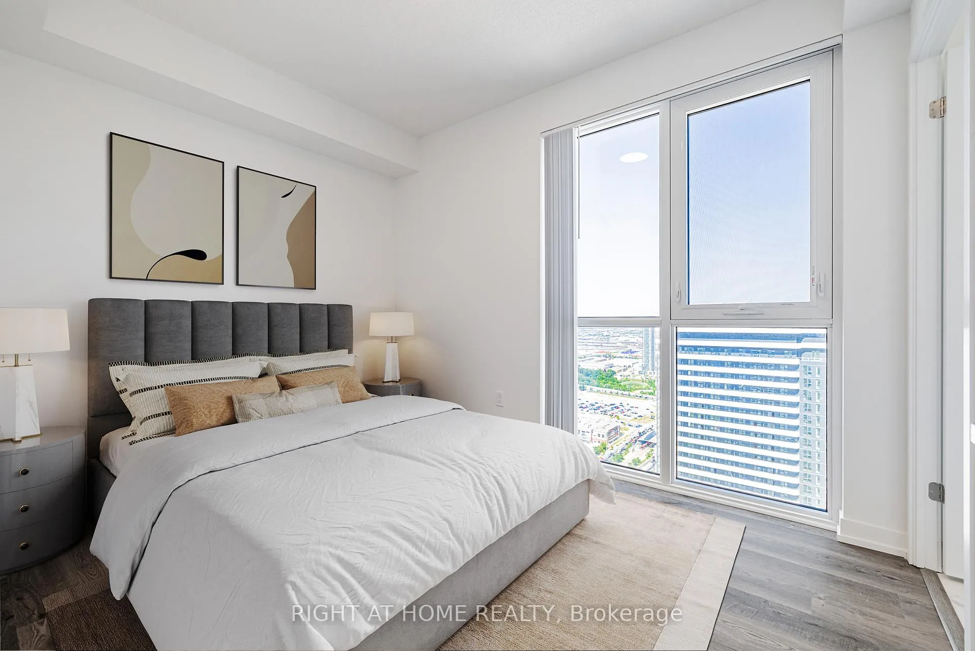 Photo 3 of Unit 5203, 195 Commerce Street, Vaughan, Vaughan Corporate Centre — HOMEH