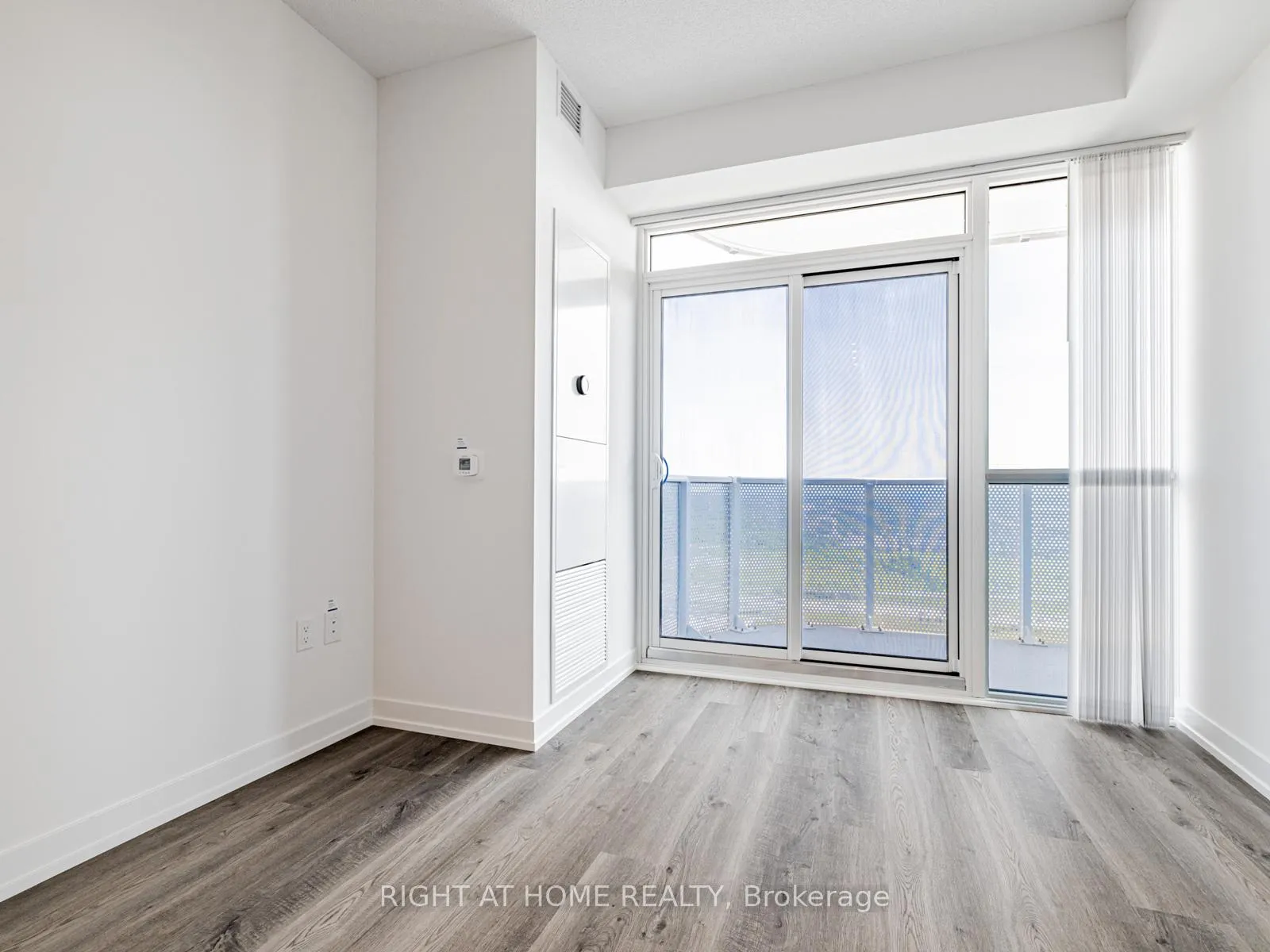 Photo 10 of Unit 5203, 195 Commerce Street, Vaughan, Vaughan Corporate Centre — HOMEH