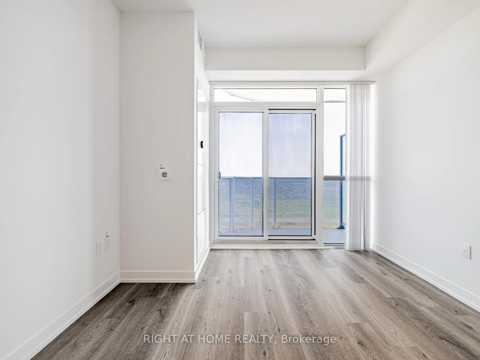 Photo 14 of Unit 5203, 195 Commerce Street, Vaughan, Vaughan Corporate Centre — HOMEH