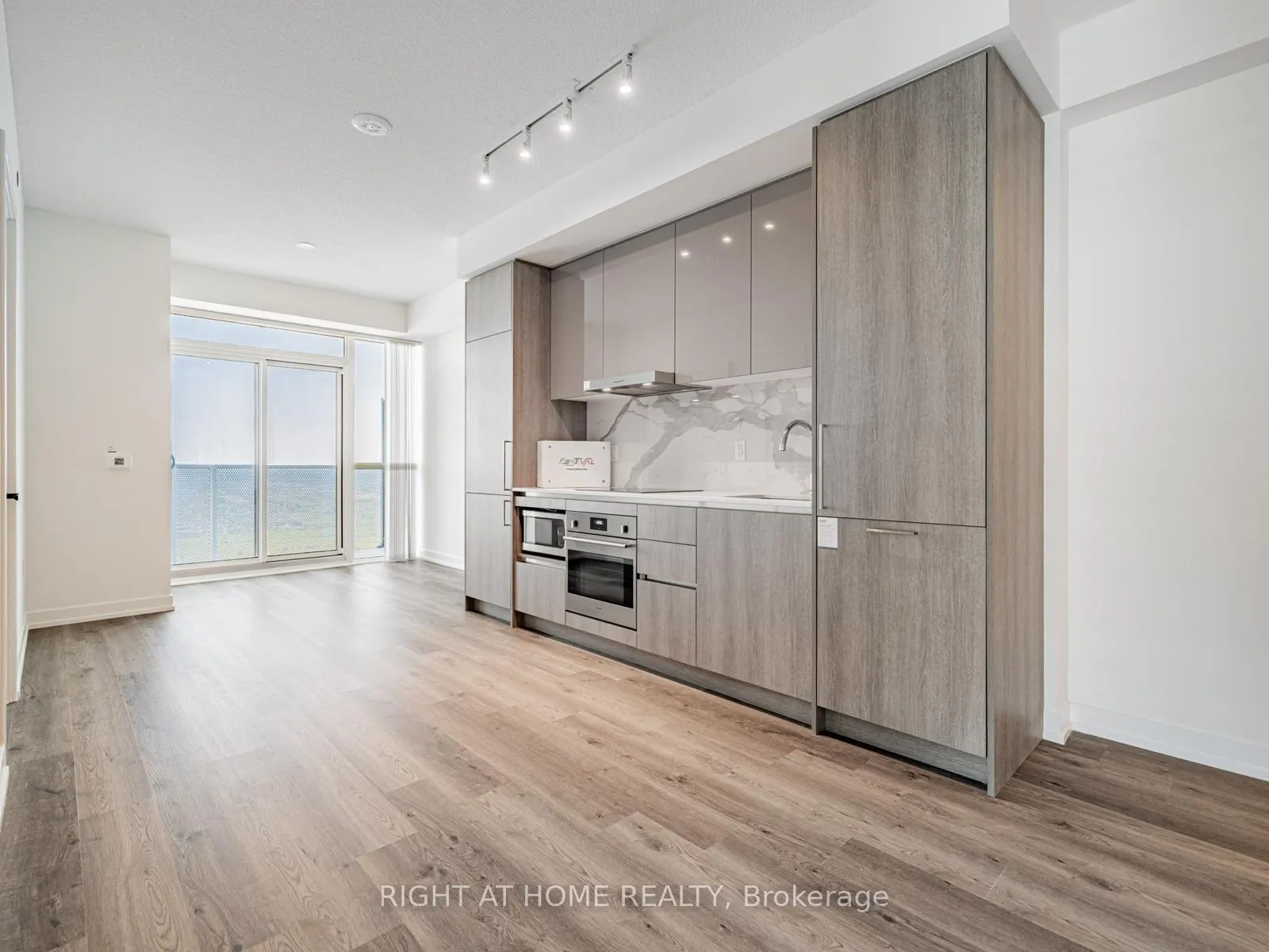 Photo 15 of Unit 5203, 195 Commerce Street, Vaughan, Vaughan Corporate Centre — HOMEH