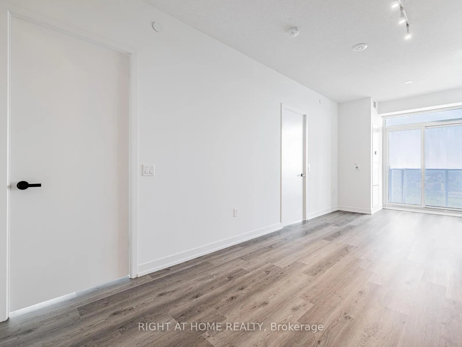 Photo 16 of Unit 5203, 195 Commerce Street, Vaughan, Vaughan Corporate Centre — HOMEH