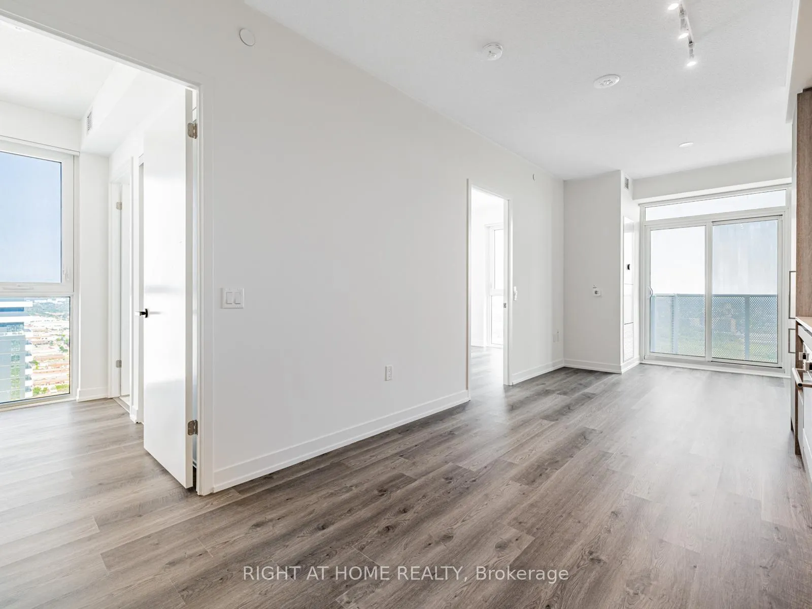 Photo 18 of Unit 5203, 195 Commerce Street, Vaughan, Vaughan Corporate Centre — HOMEH