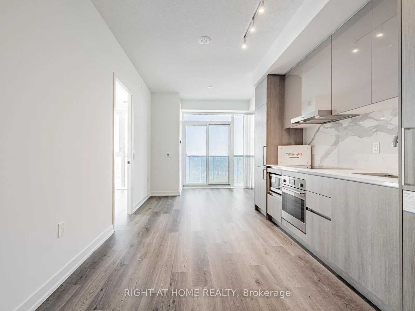 Photo 19 of Unit 5203, 195 Commerce Street, Vaughan, Vaughan Corporate Centre — HOMEH