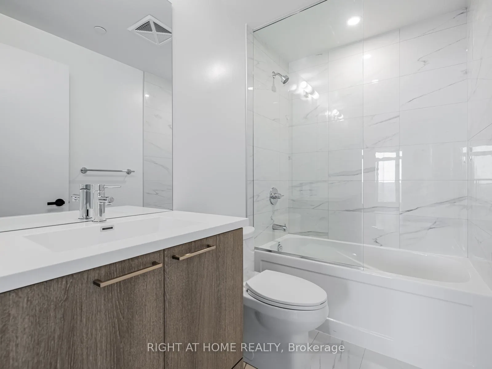 Photo 21 of Unit 5203, 195 Commerce Street, Vaughan, Vaughan Corporate Centre — HOMEH