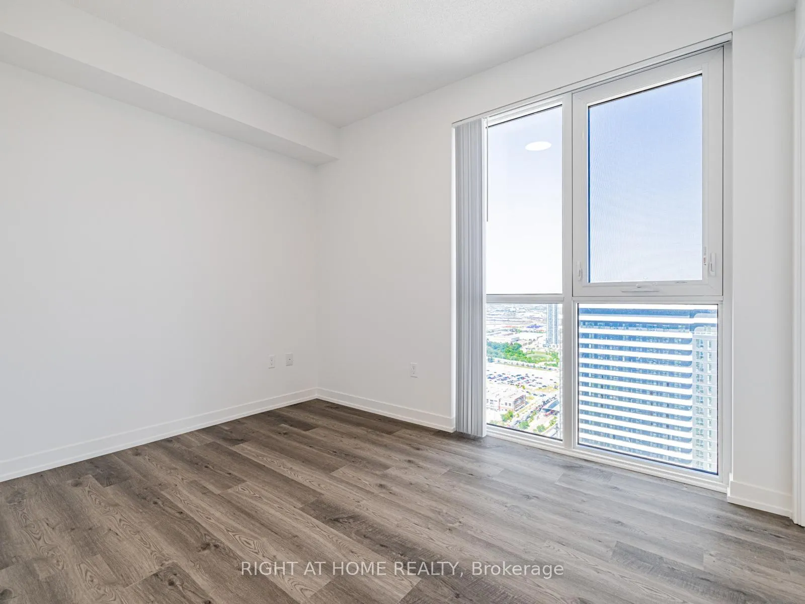 Photo 22 of Unit 5203, 195 Commerce Street, Vaughan, Vaughan Corporate Centre — HOMEH