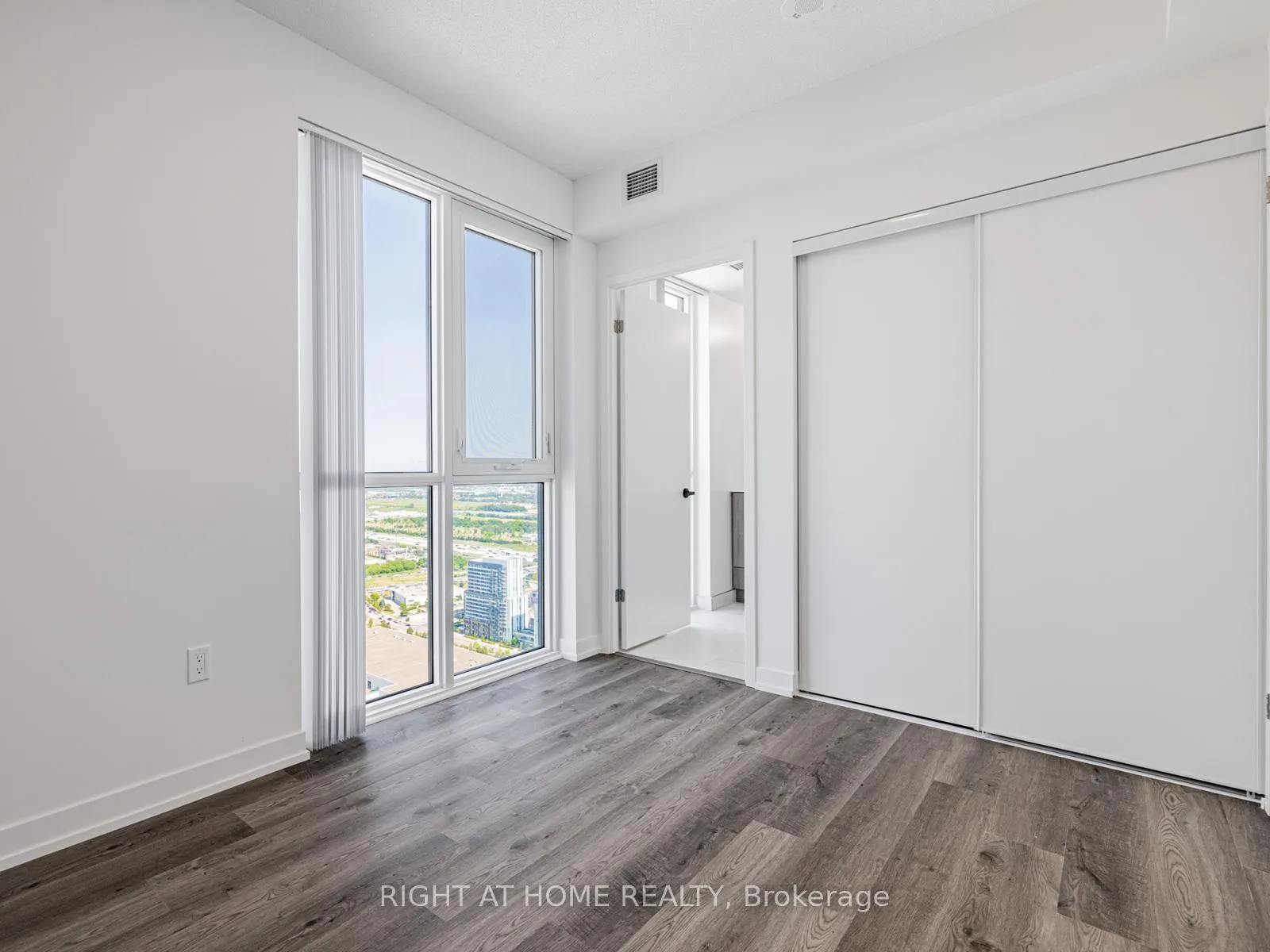 Photo 23 of Unit 5203, 195 Commerce Street, Vaughan, Vaughan Corporate Centre — HOMEH