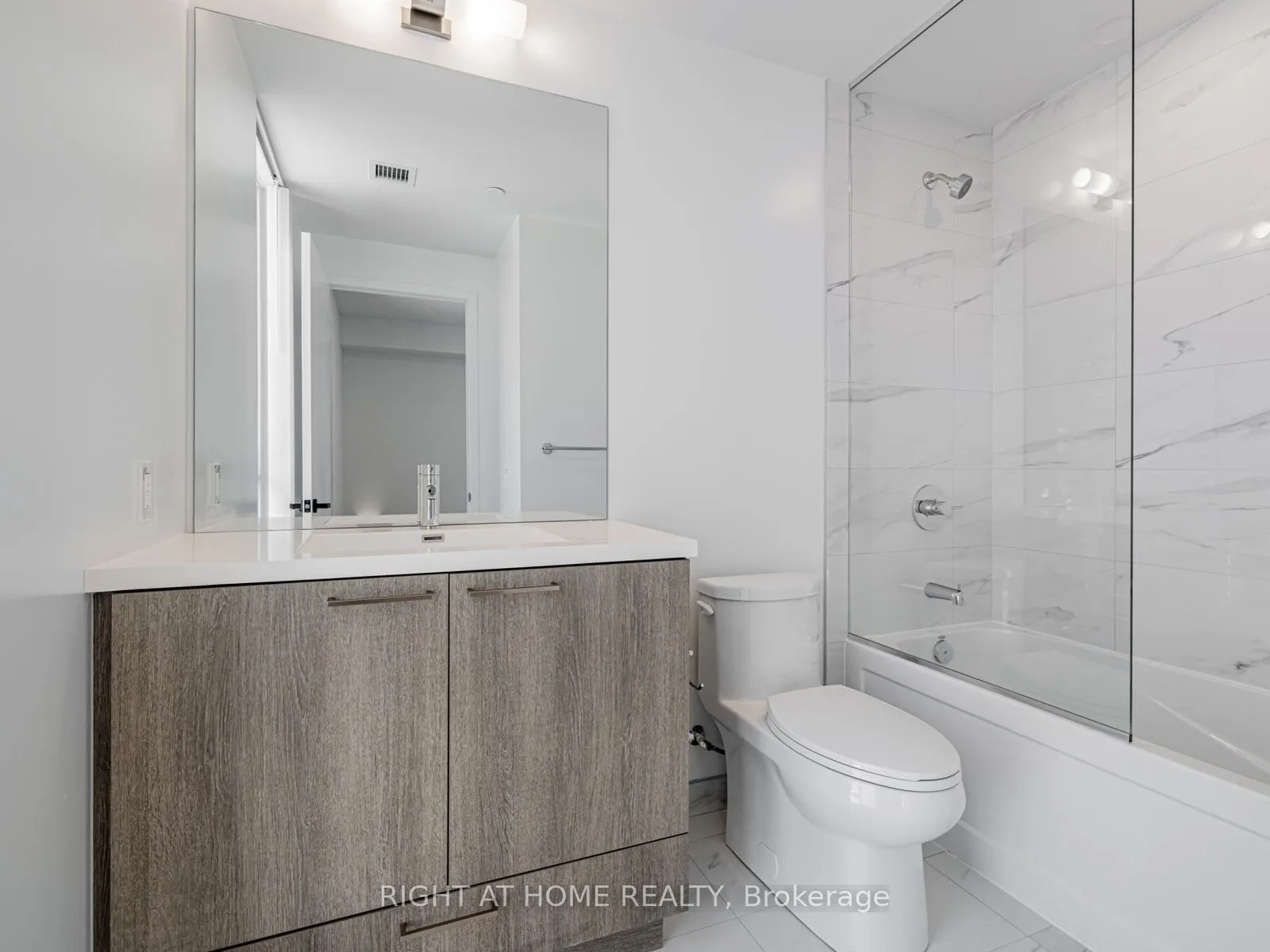 Photo 24 of Unit 5203, 195 Commerce Street, Vaughan, Vaughan Corporate Centre — HOMEH