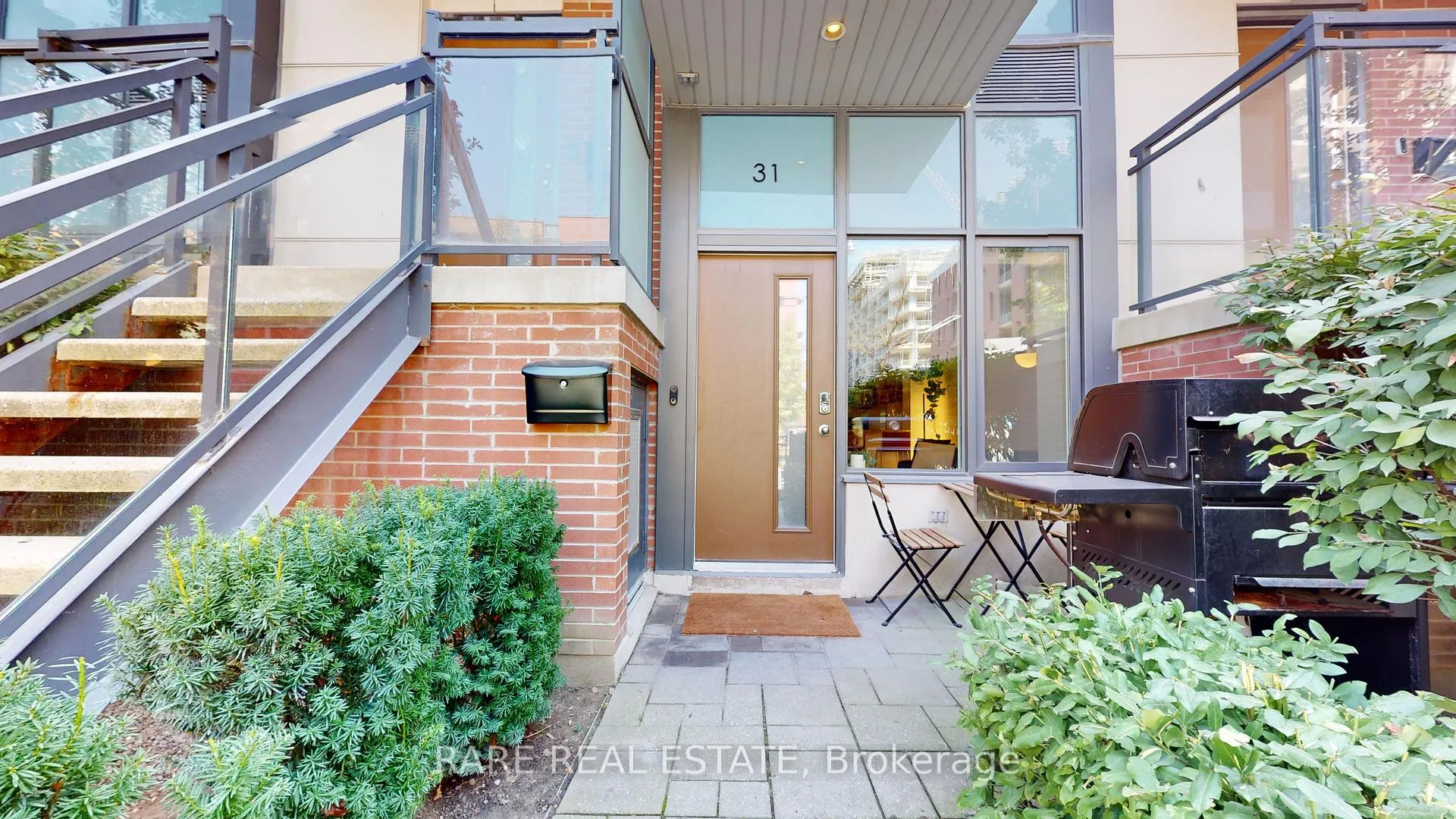 Photo 2 of 31 Oak Street, Toronto, Regent Park — HOMEH