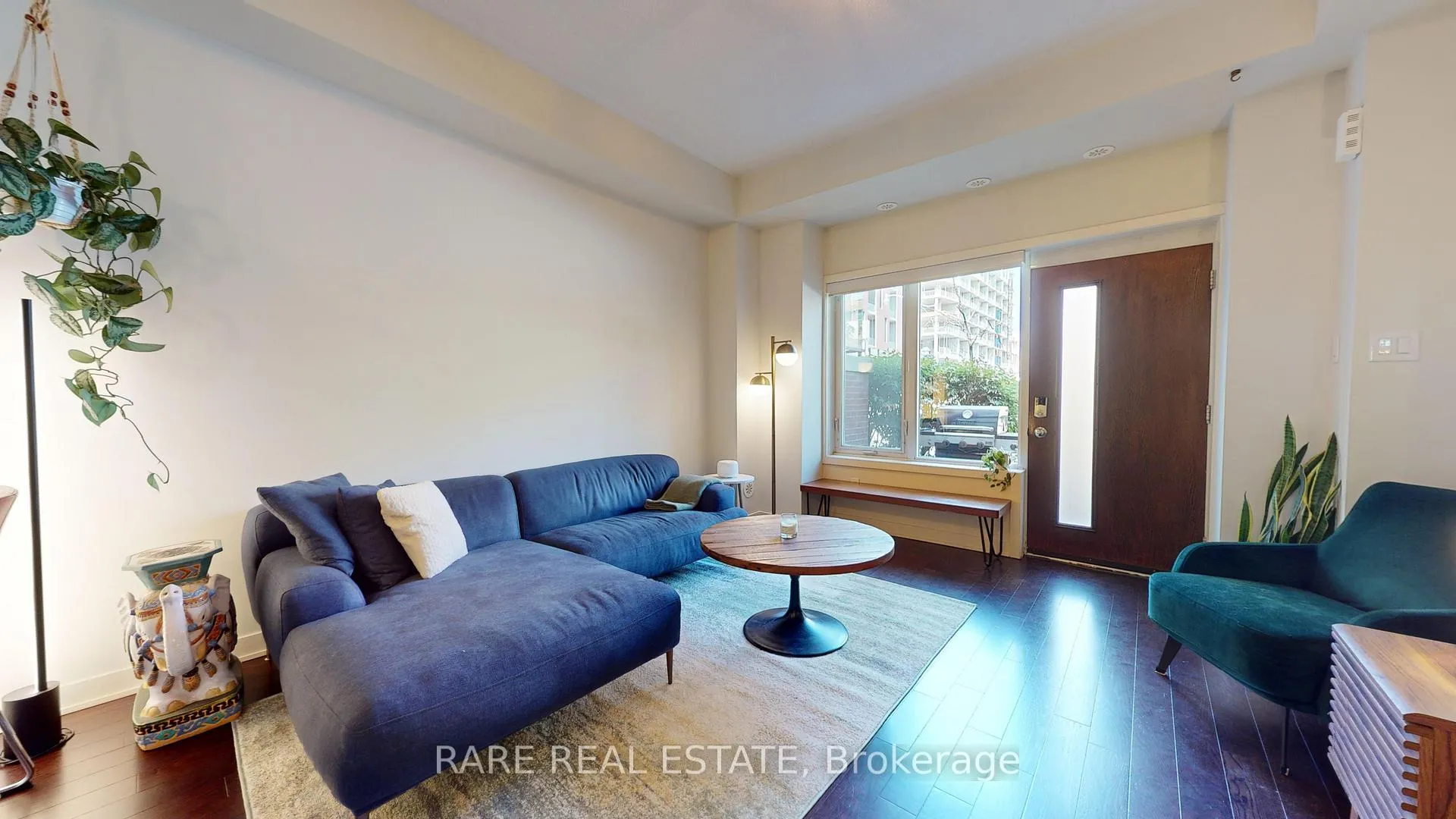Photo 3 of 31 Oak Street, Toronto, Regent Park — HOMEH
