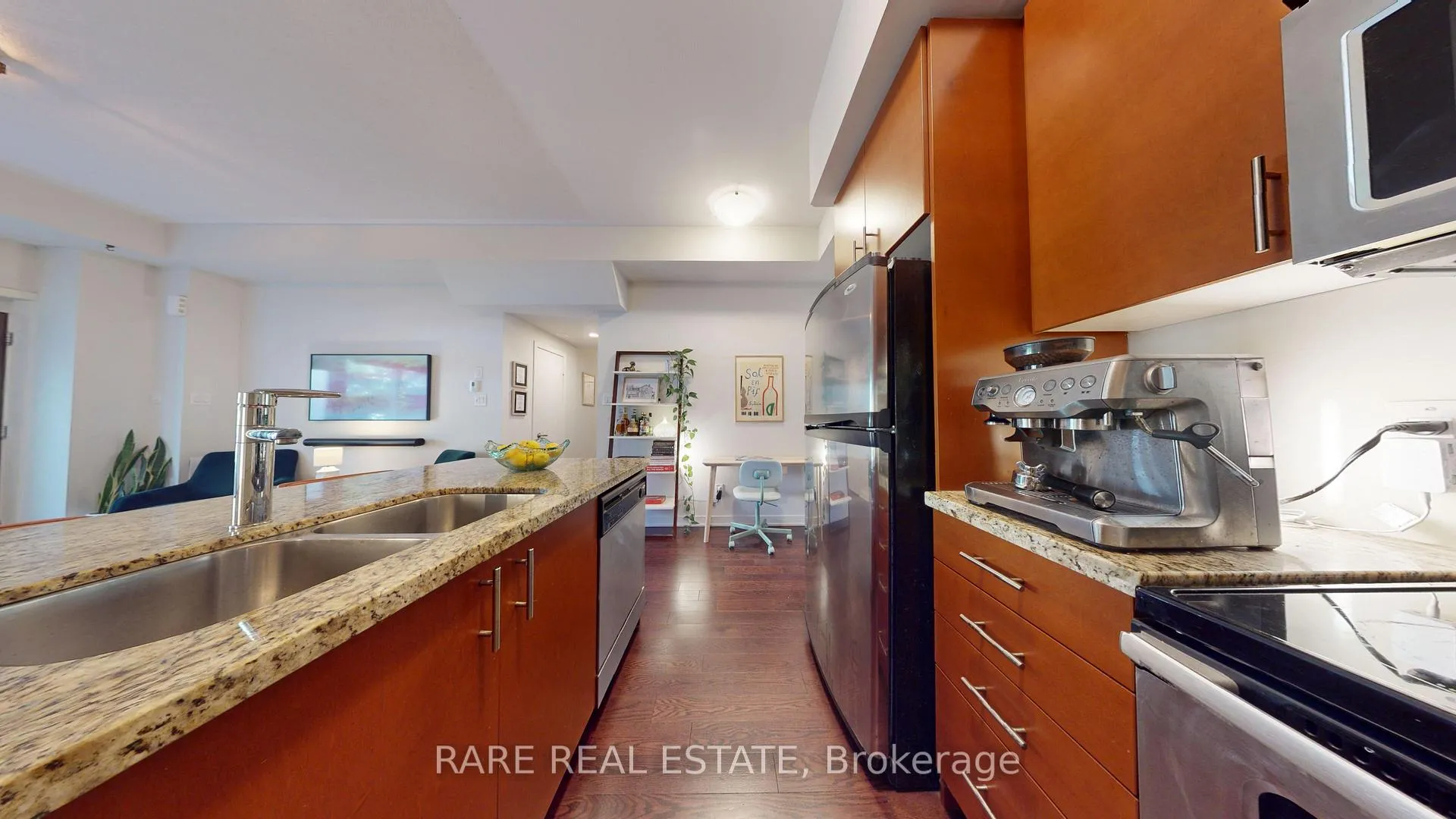 Photo 7 of 31 Oak Street, Toronto, Regent Park — HOMEH